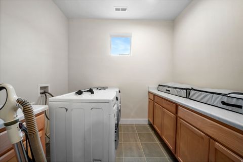 Tiny photo for 1802 W OAK CREEK CIR, Lehi, UT 84048 (MLS # 2122657)