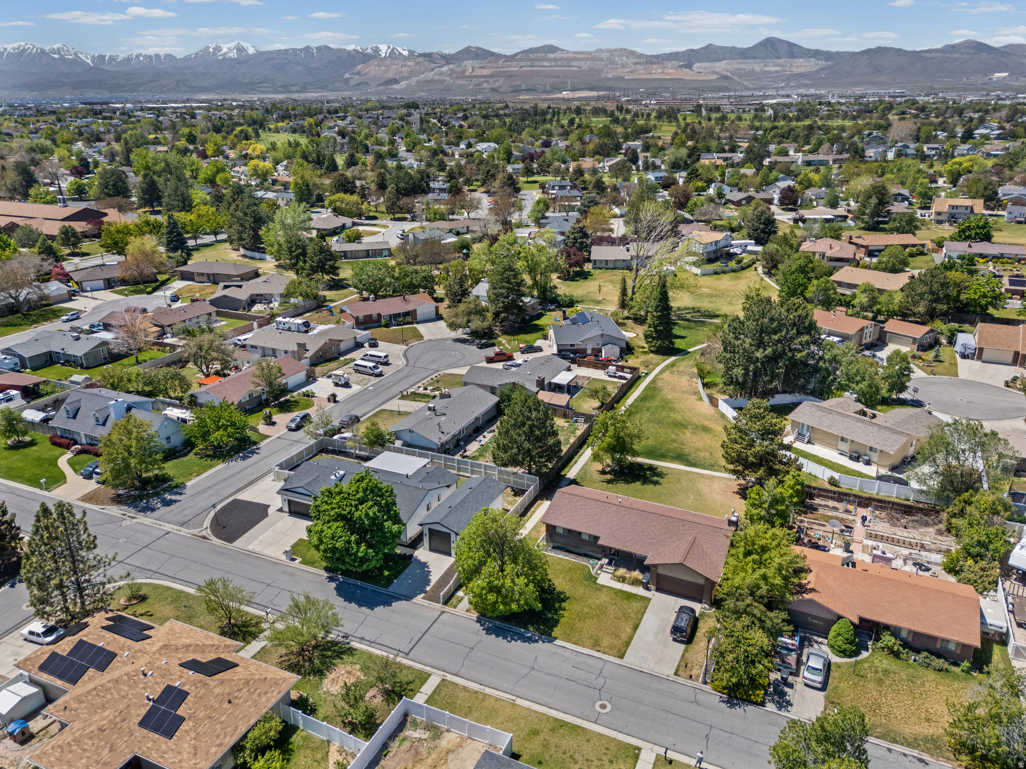 LENMOOR COUNTRY ESTA - Residential