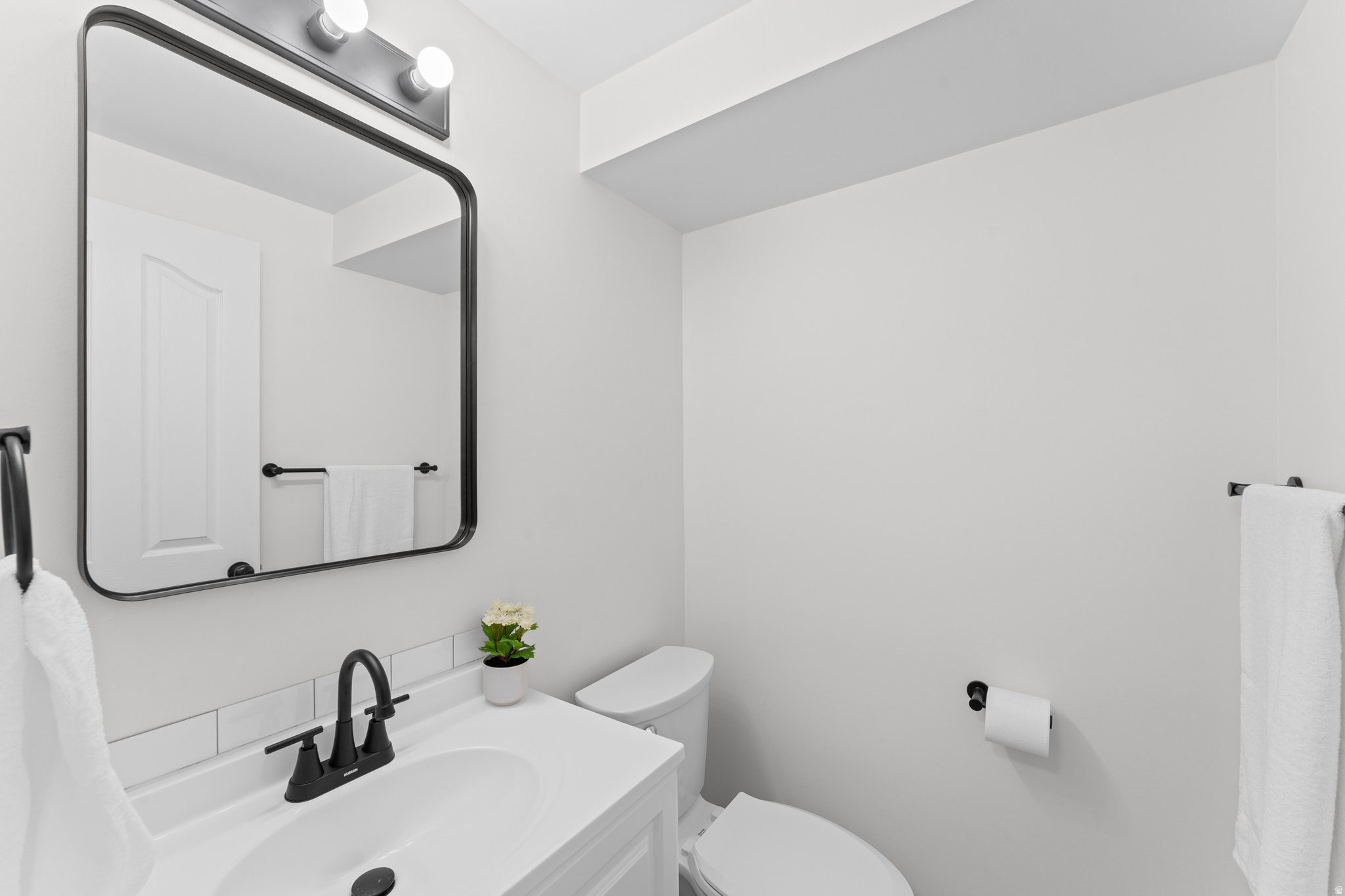 LENMOOR COUNTRY ESTA - Residential