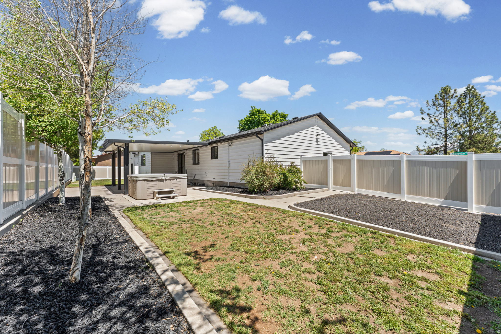 LENMOOR COUNTRY ESTA - Residential