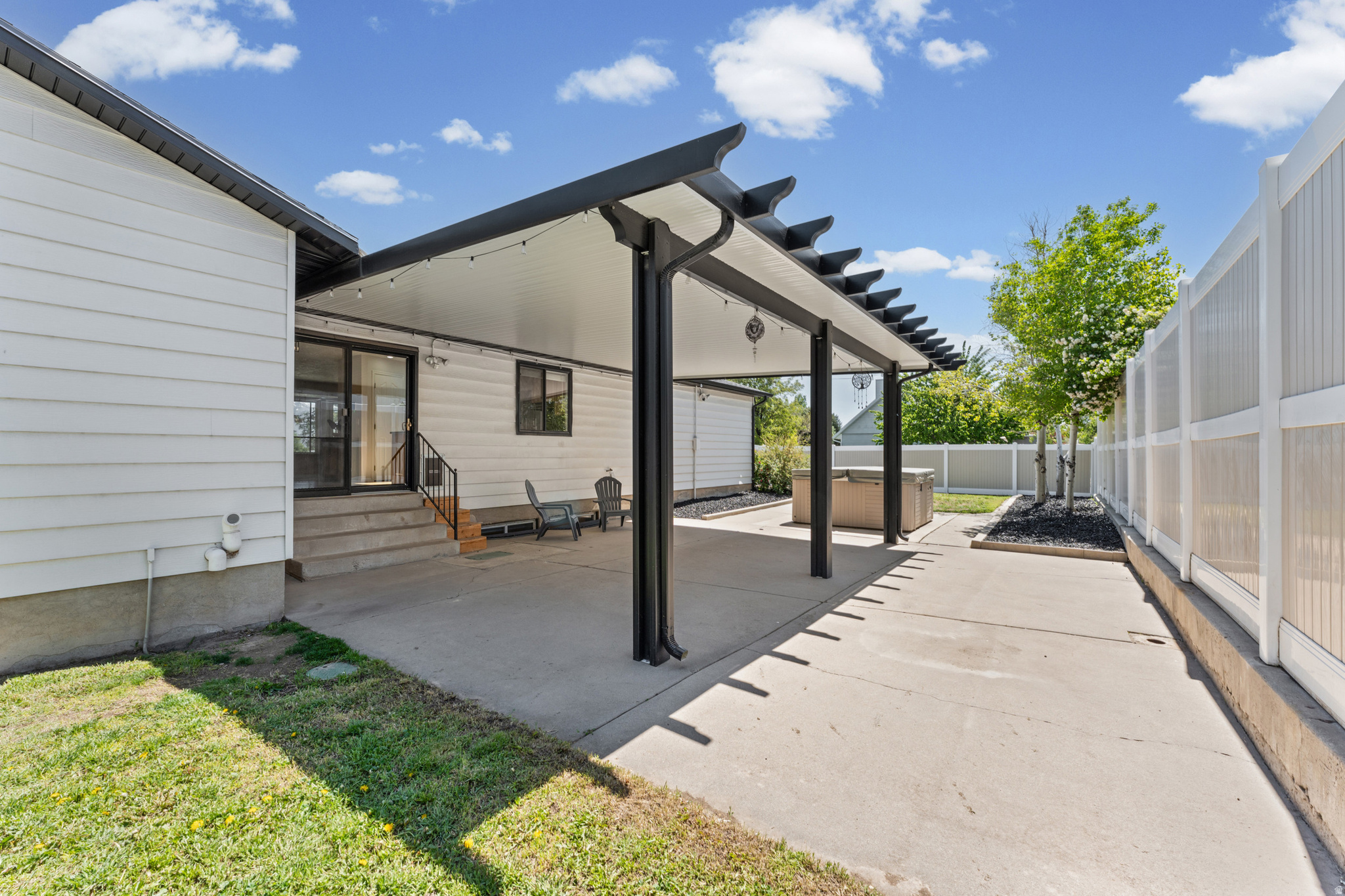 LENMOOR COUNTRY ESTA - Residential