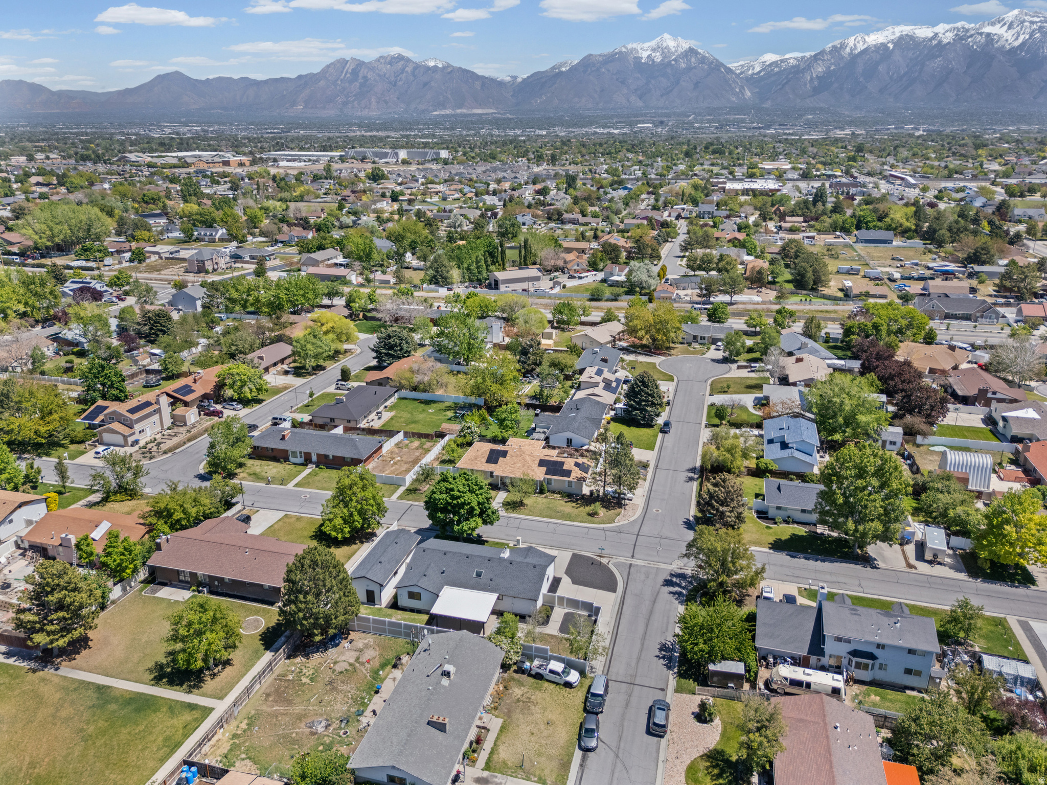 LENMOOR COUNTRY ESTA - Residential
