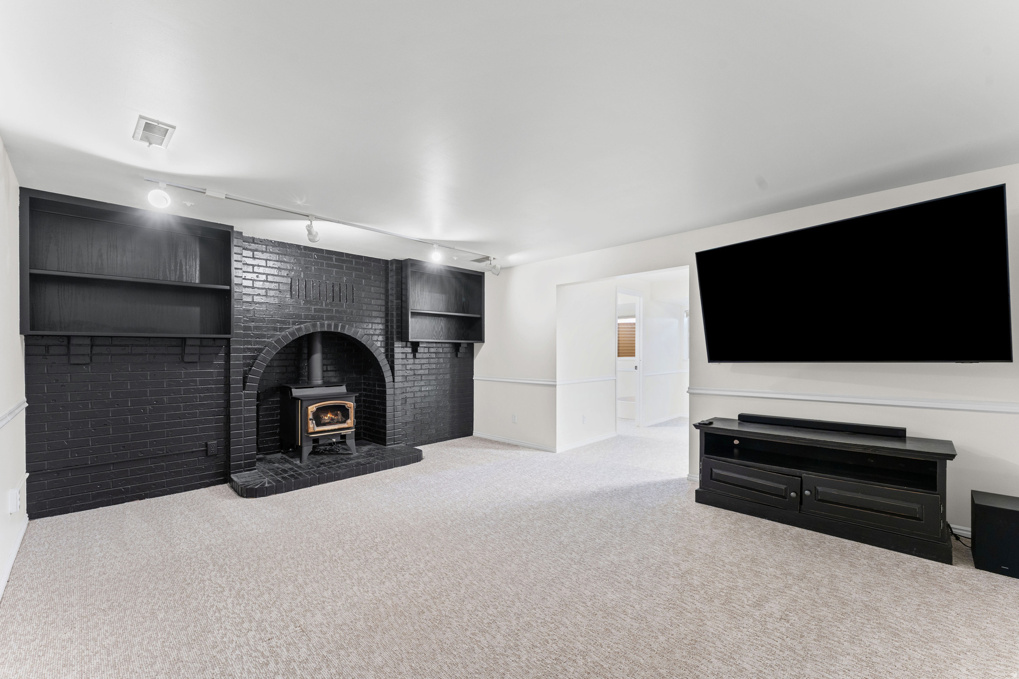 LENMOOR COUNTRY ESTA - Residential