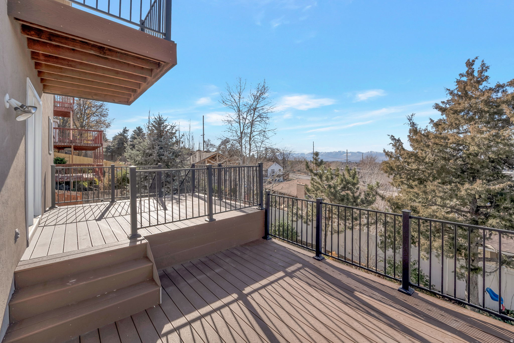 MILL HOLLOW - Residential