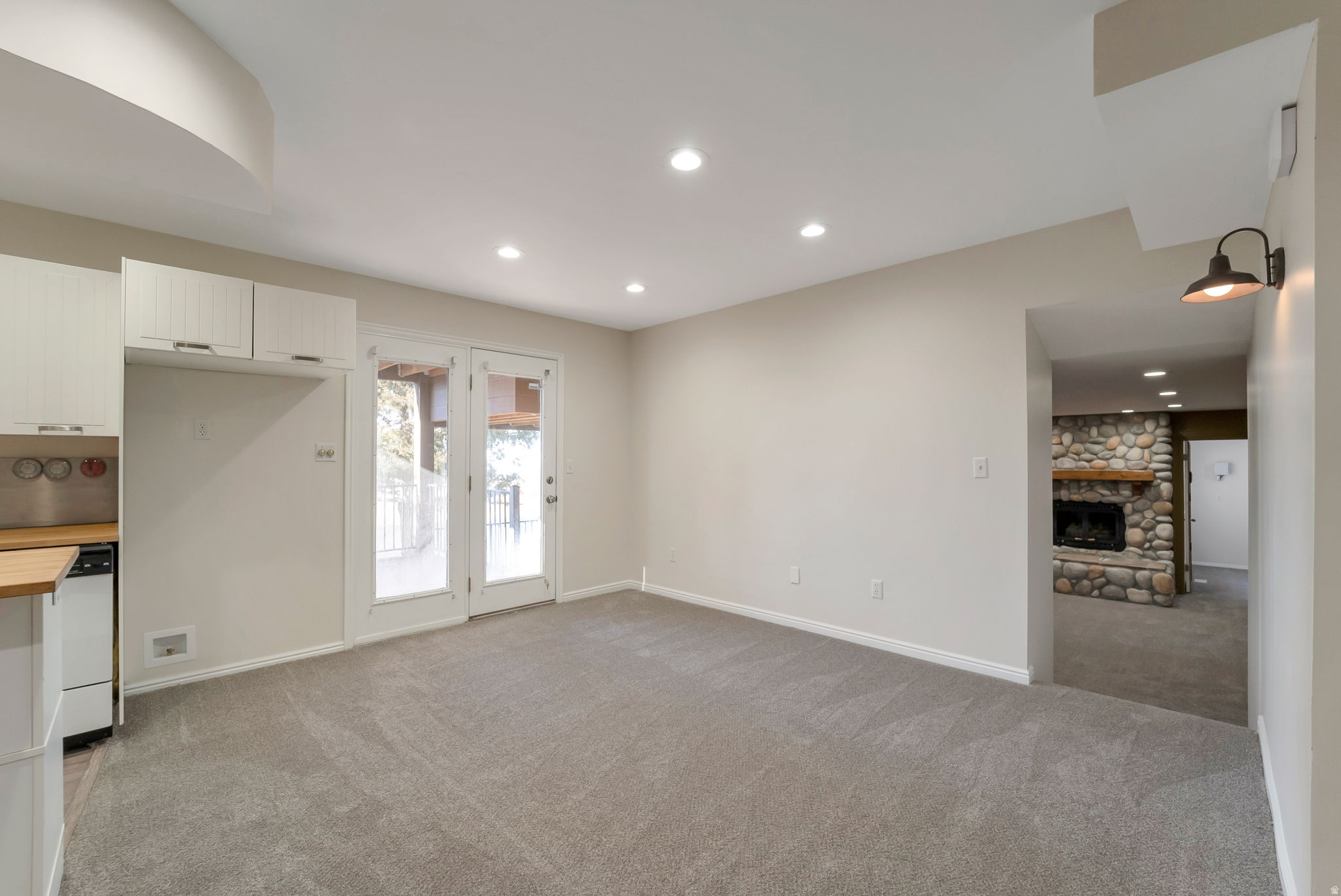 MILL HOLLOW - Residential