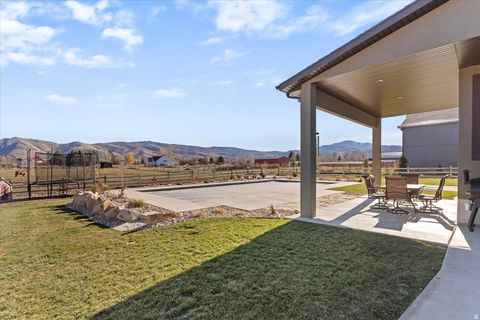 Tiny photo for 560 S 8600 E, Huntsville, UT 84317 (MLS # 2134390)