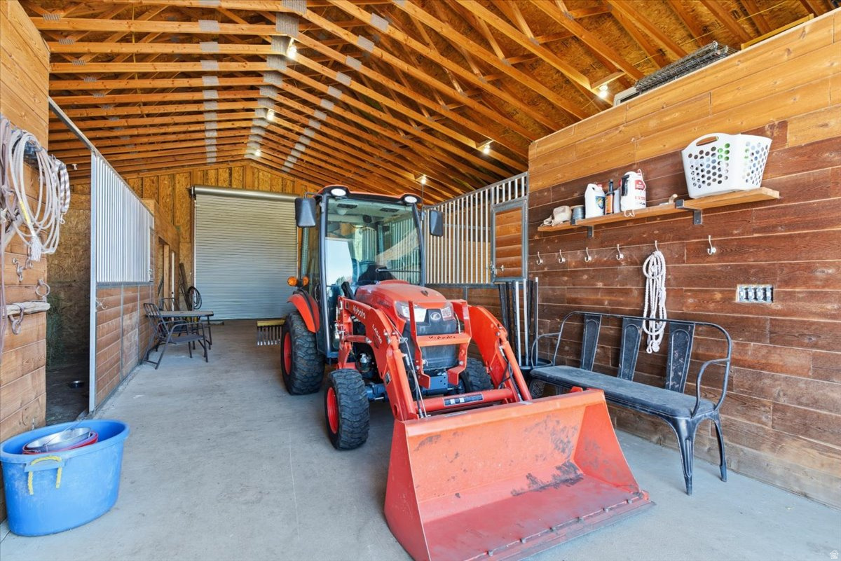 EAST LAKE MEADOWS SU - Residential