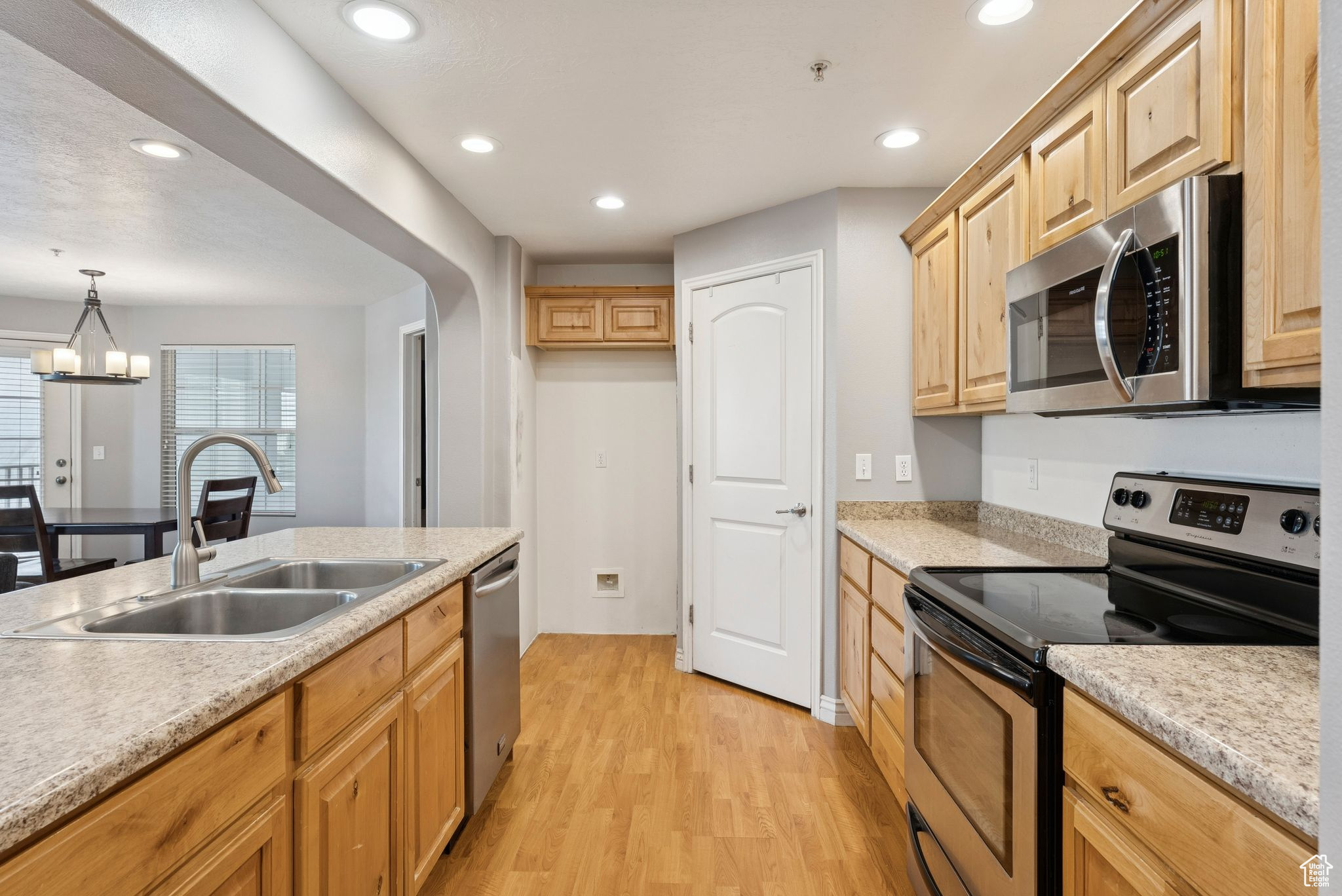 DAYBREAK - Residential