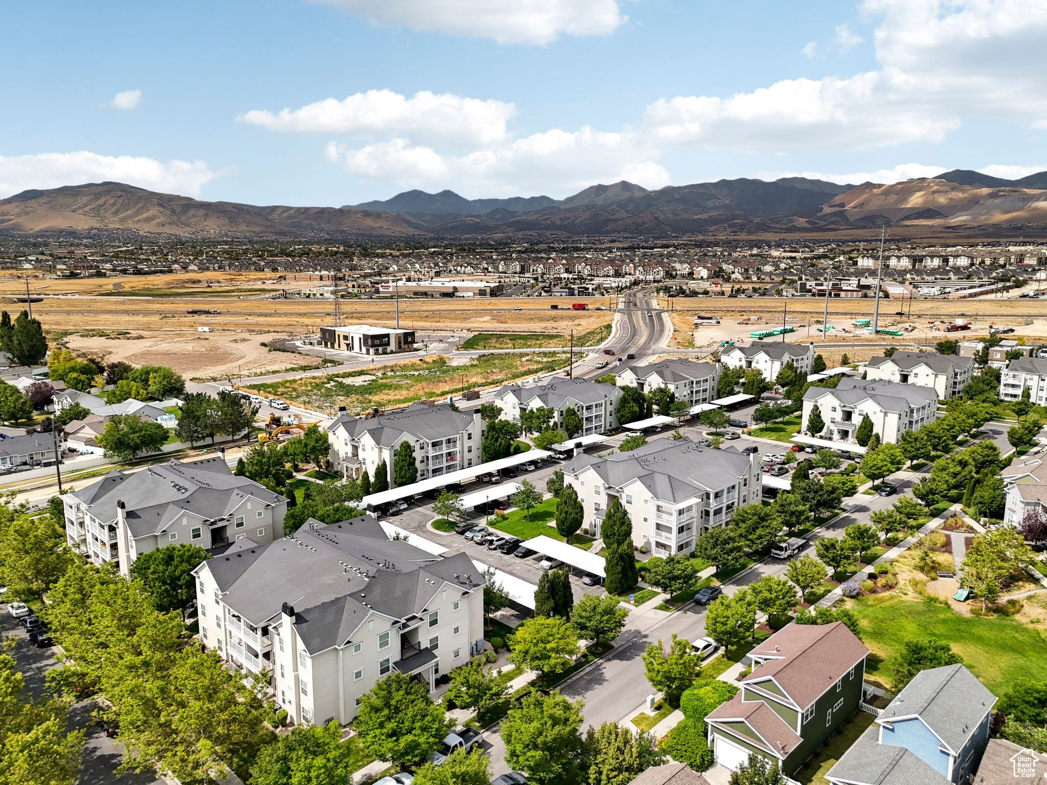 DAYBREAK - Residential