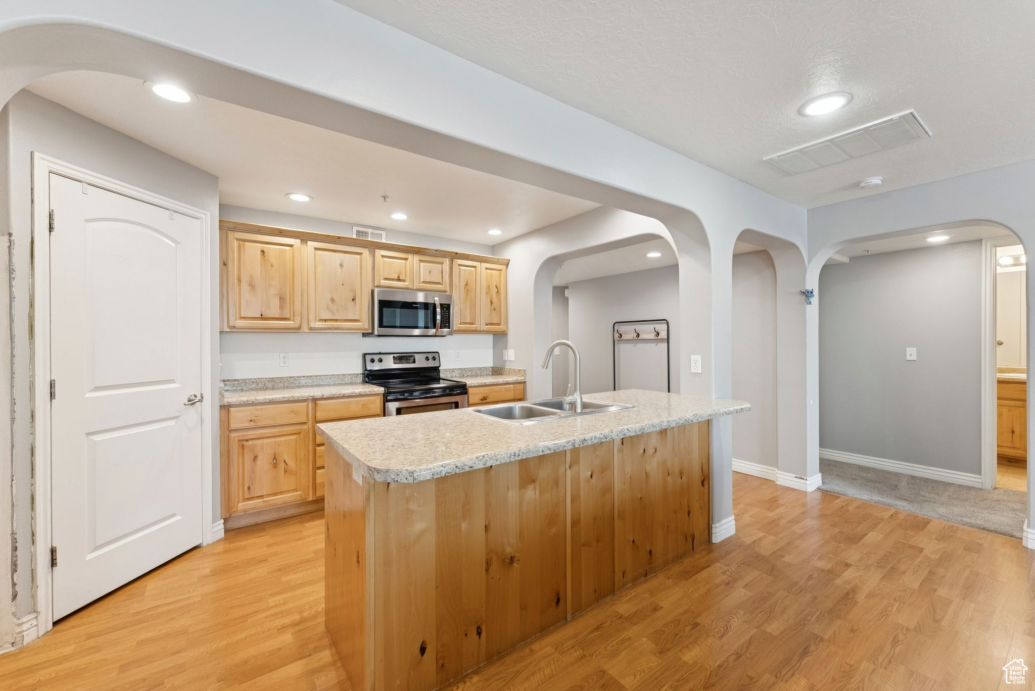 DAYBREAK - Residential