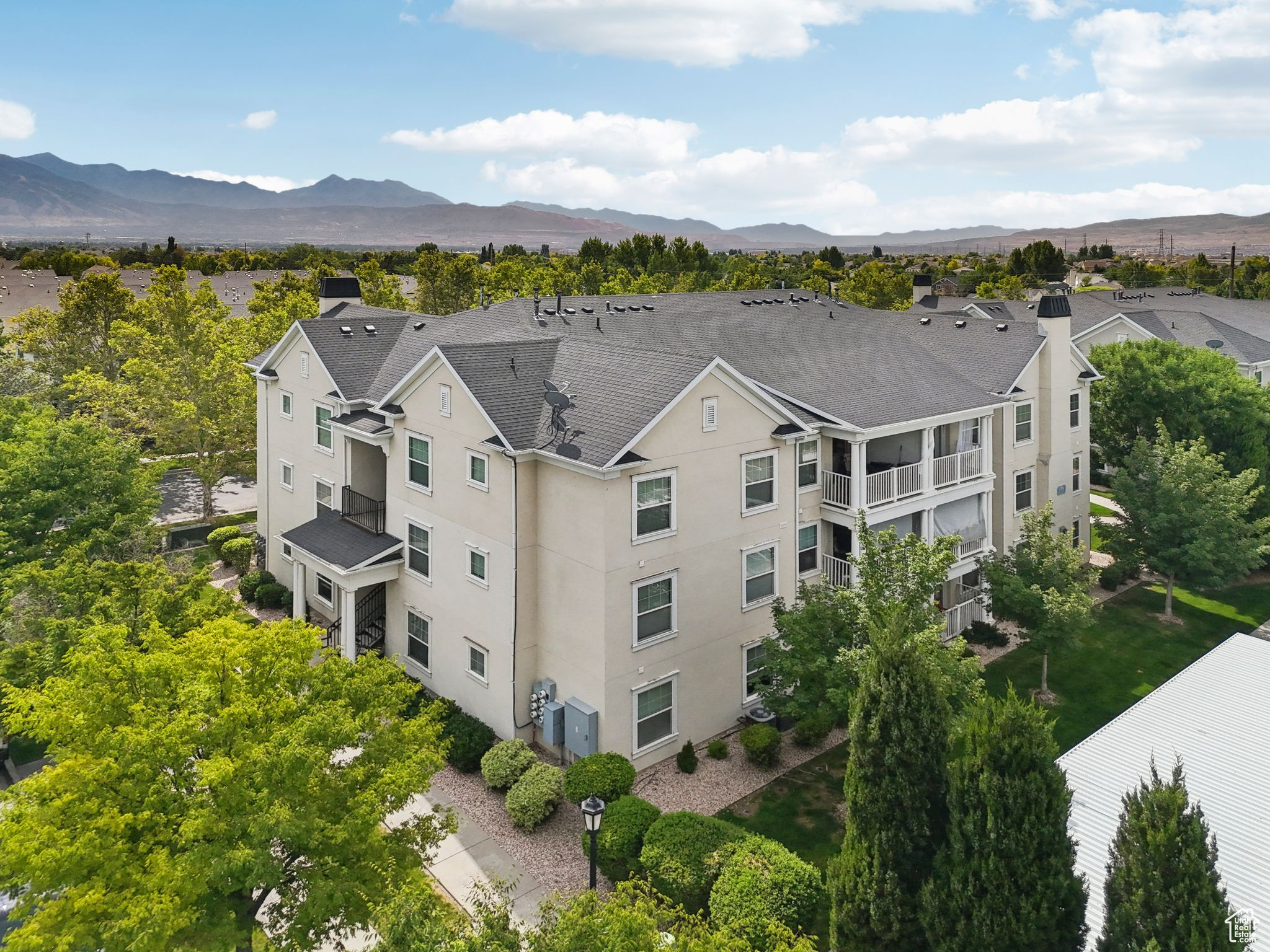 DAYBREAK - Residential