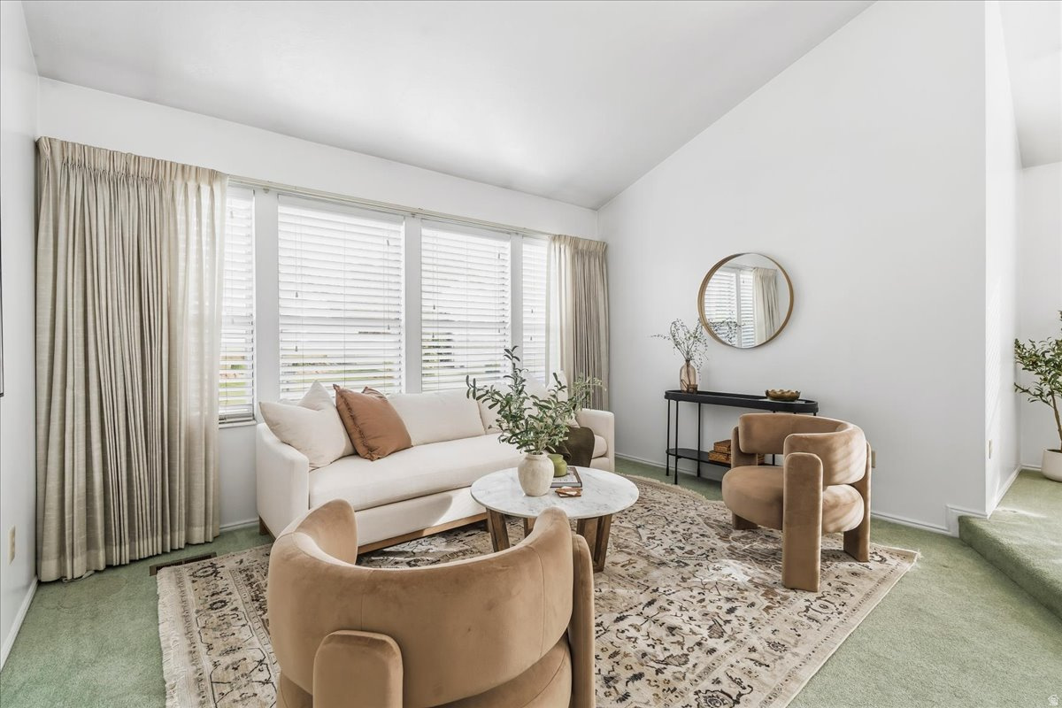 STONE HOLLOW - Residential