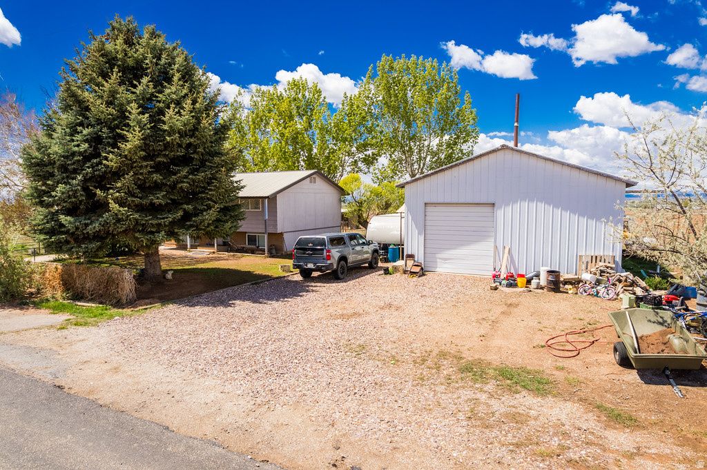 Photo of 5759 N 11500 E, Lapoint, UT 84039 (MLS # 2154573)