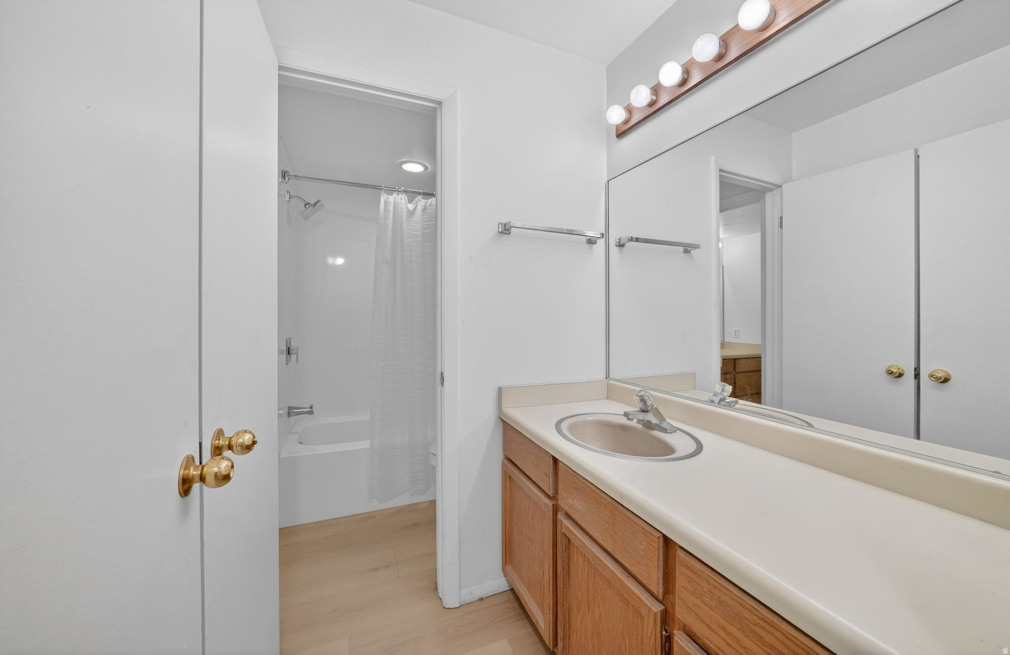 CHATEAU FORET CONDO - Residential