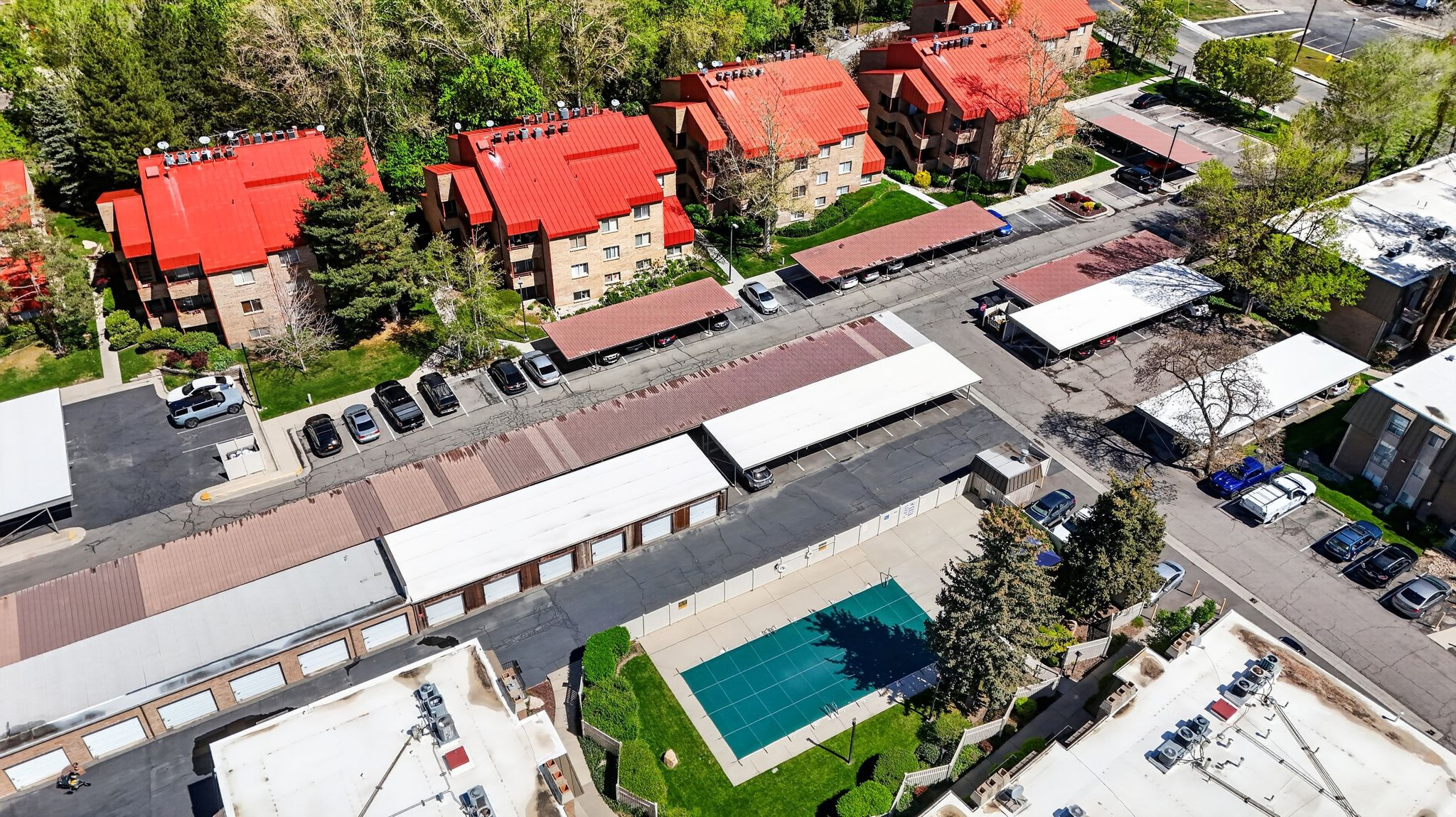 CHATEAU FORET CONDO - Residential