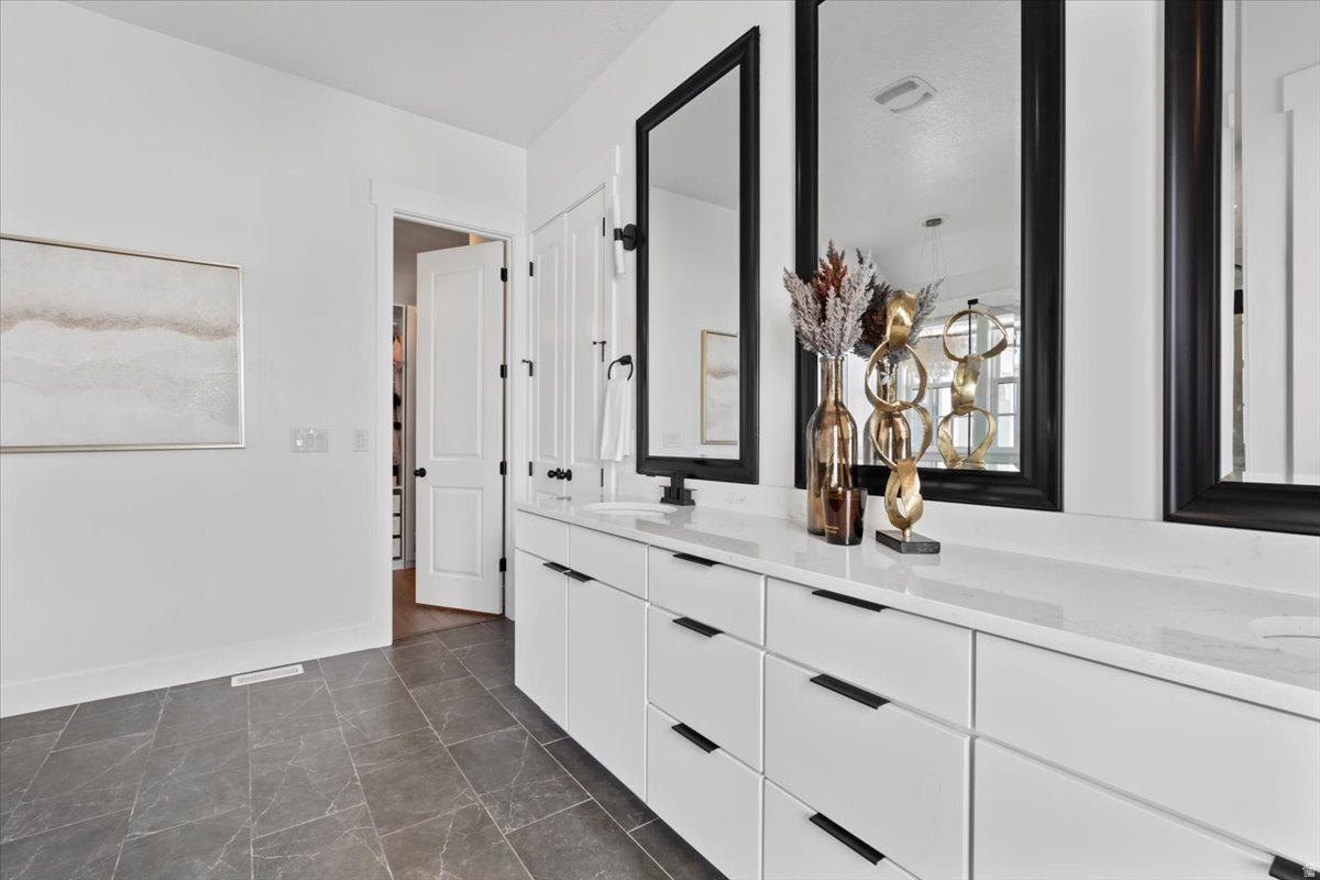 DAYBREAK ISLAND - Residential