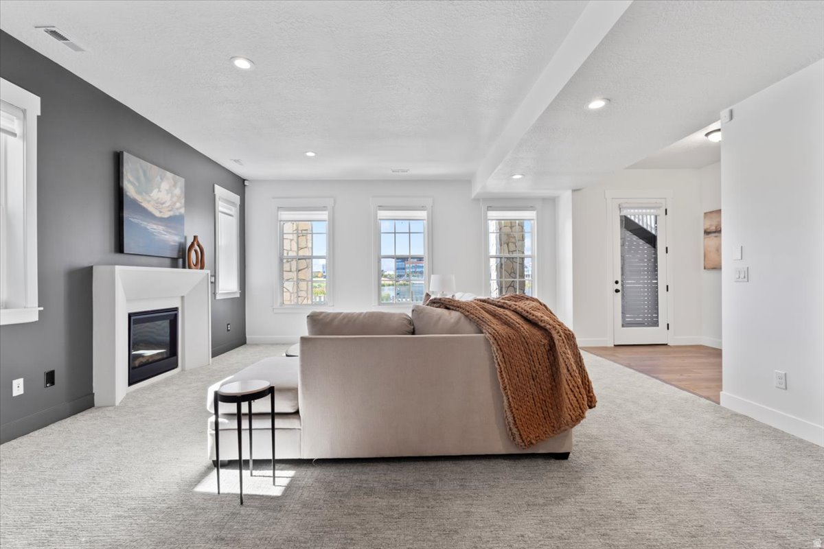 DAYBREAK ISLAND - Residential