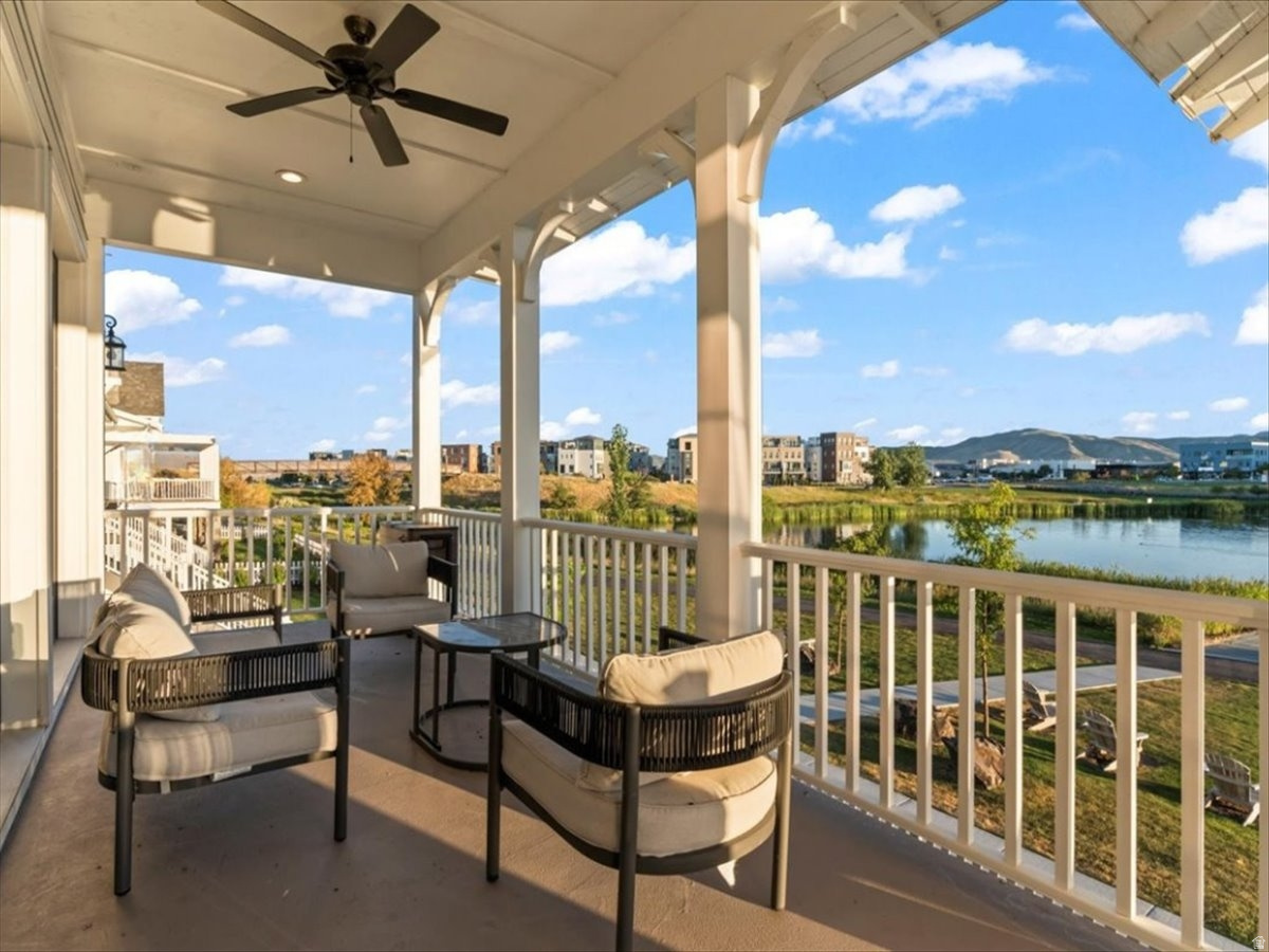 DAYBREAK ISLAND - Residential