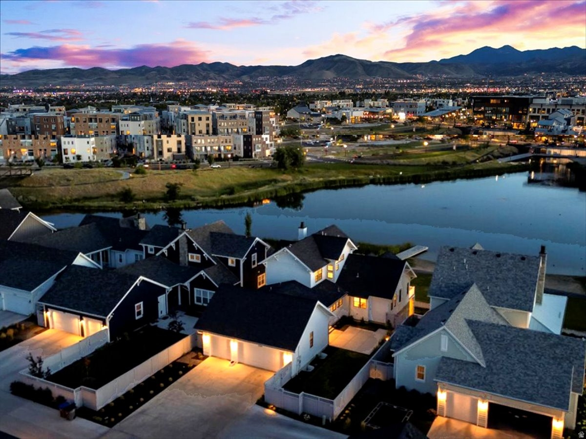 DAYBREAK ISLAND - Residential