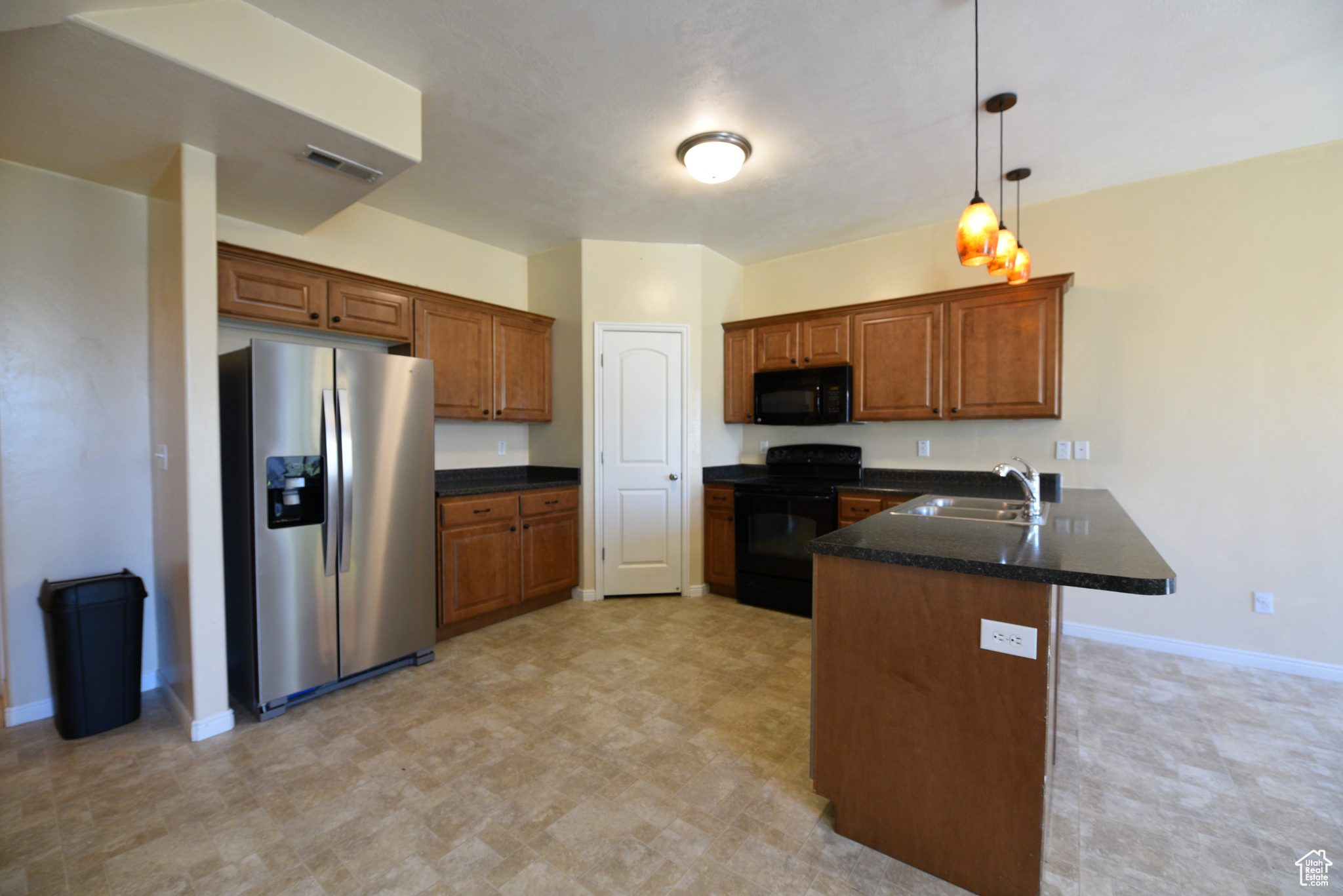 6906 S Village Haven Ln, Midvale, Utah image 3
