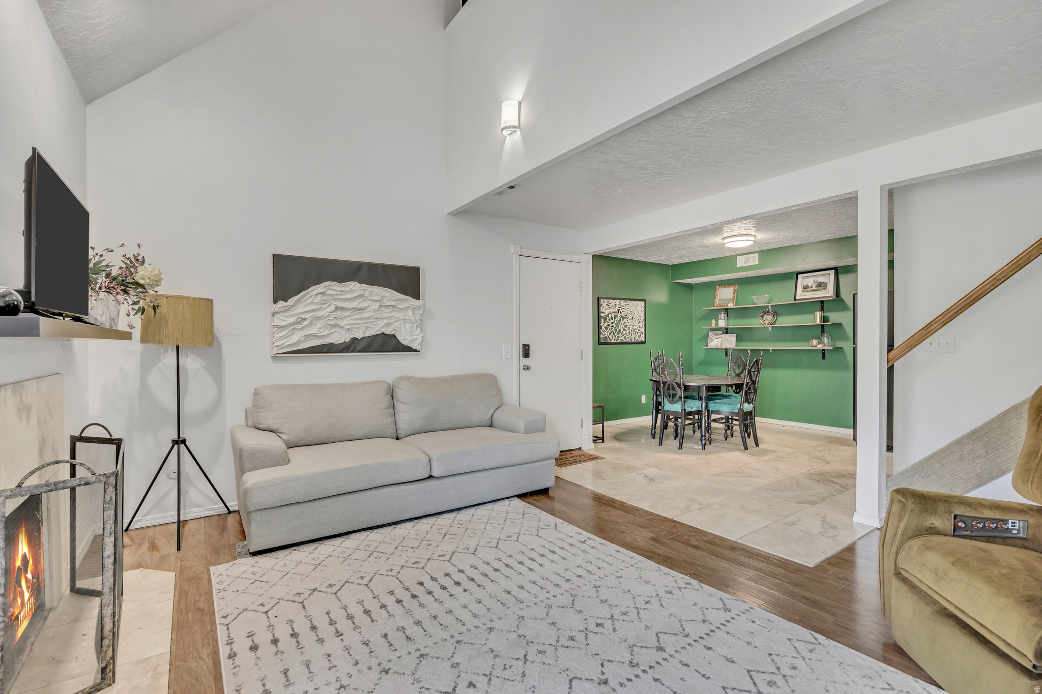 CREEKSIDE - Residential