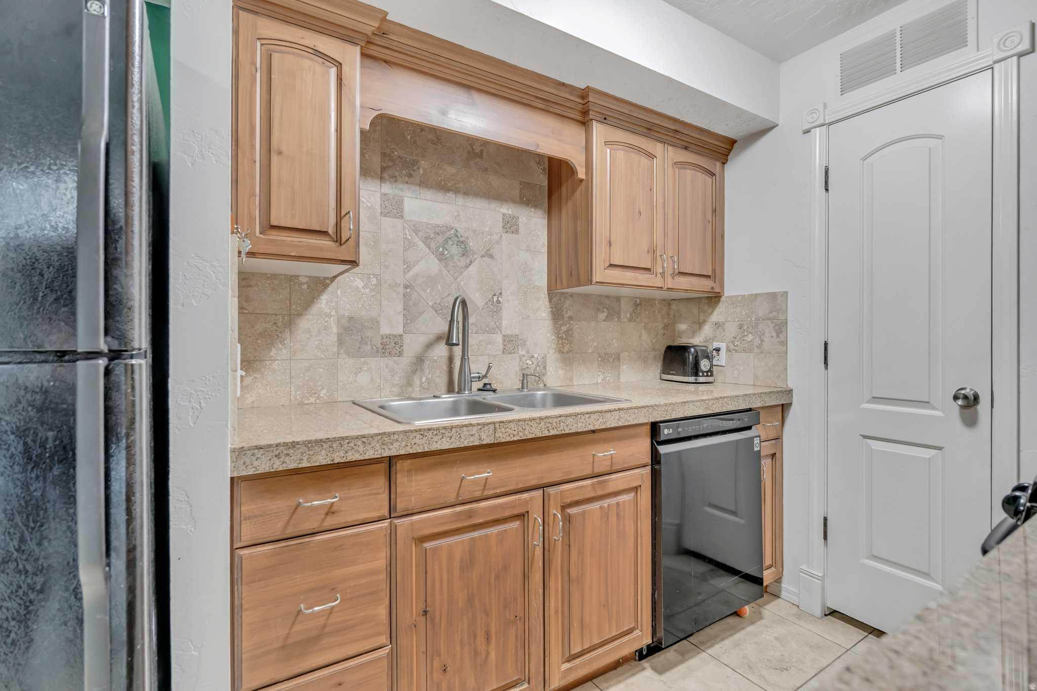 CREEKSIDE - Residential