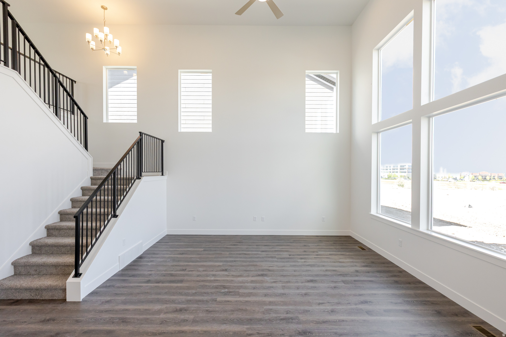 MOUNTAIN RIDGE - Residential