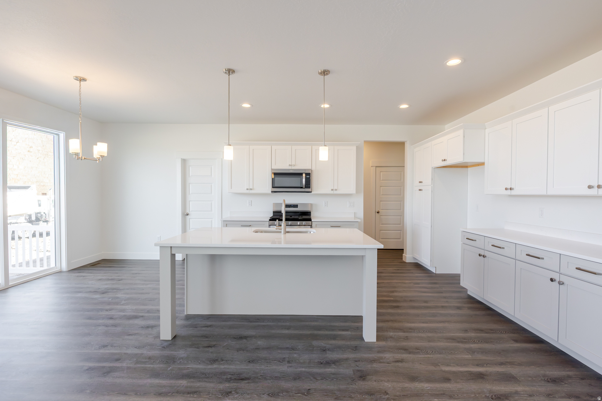 MOUNTAIN RIDGE - Residential