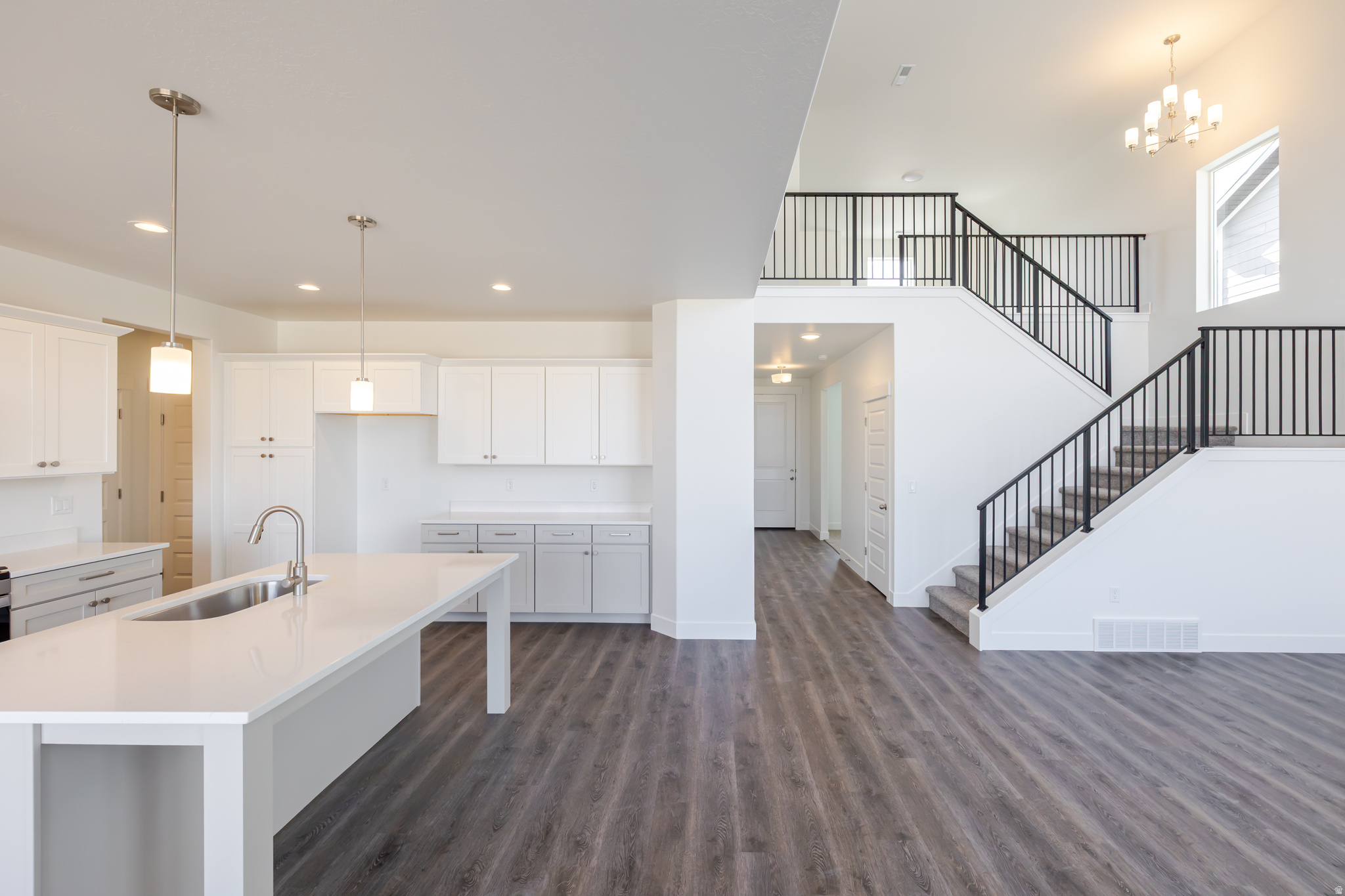 MOUNTAIN RIDGE - Residential