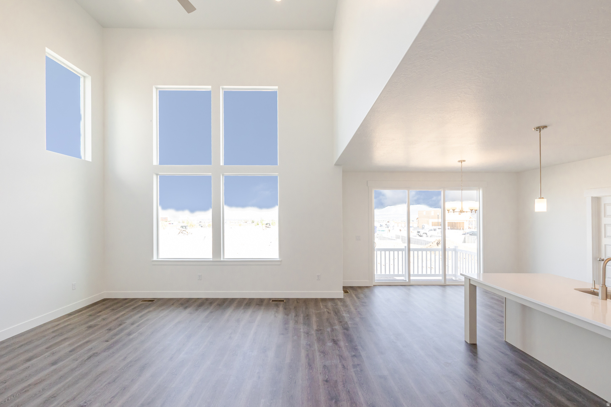 MOUNTAIN RIDGE - Residential