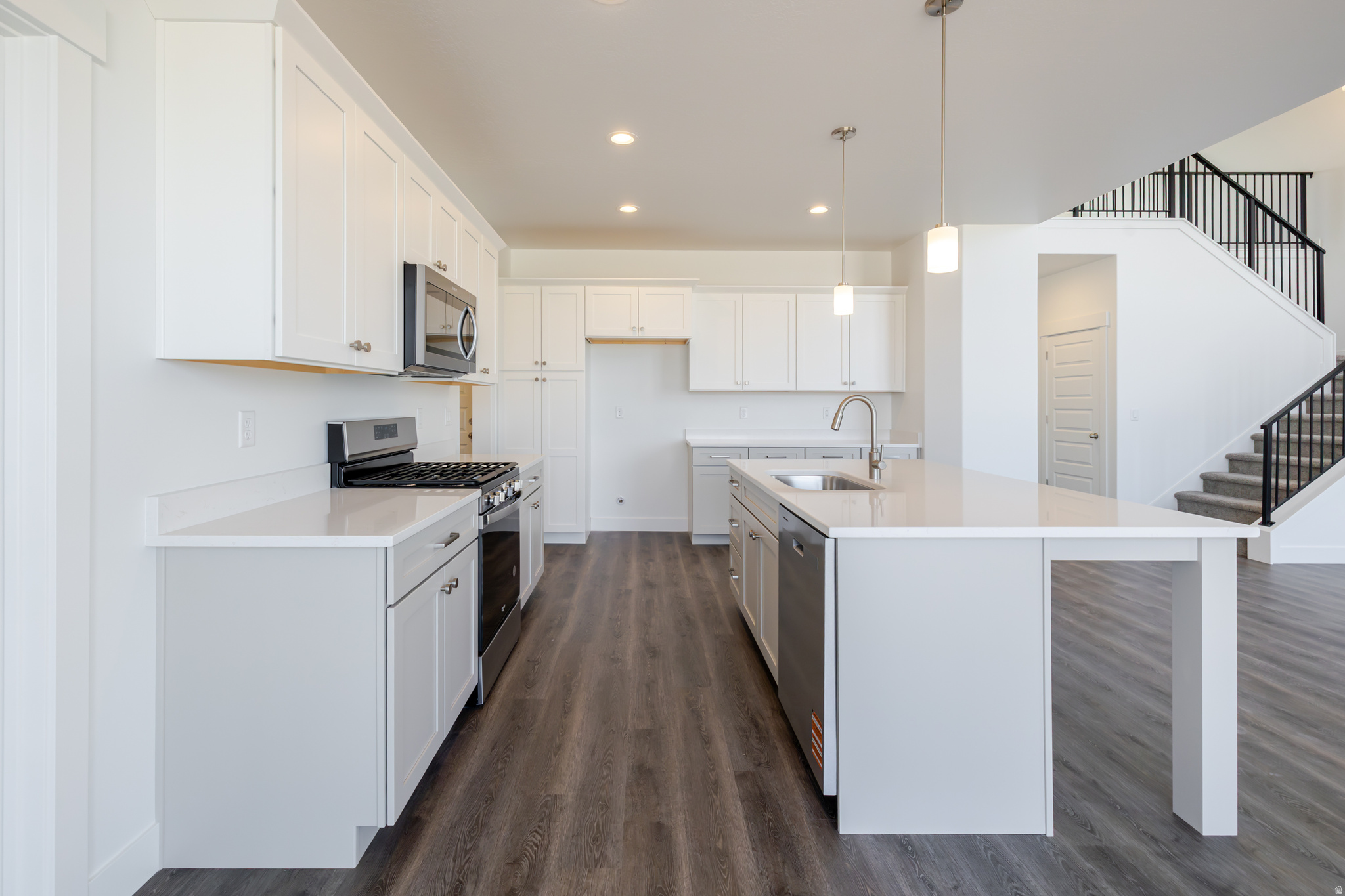 MOUNTAIN RIDGE - Residential