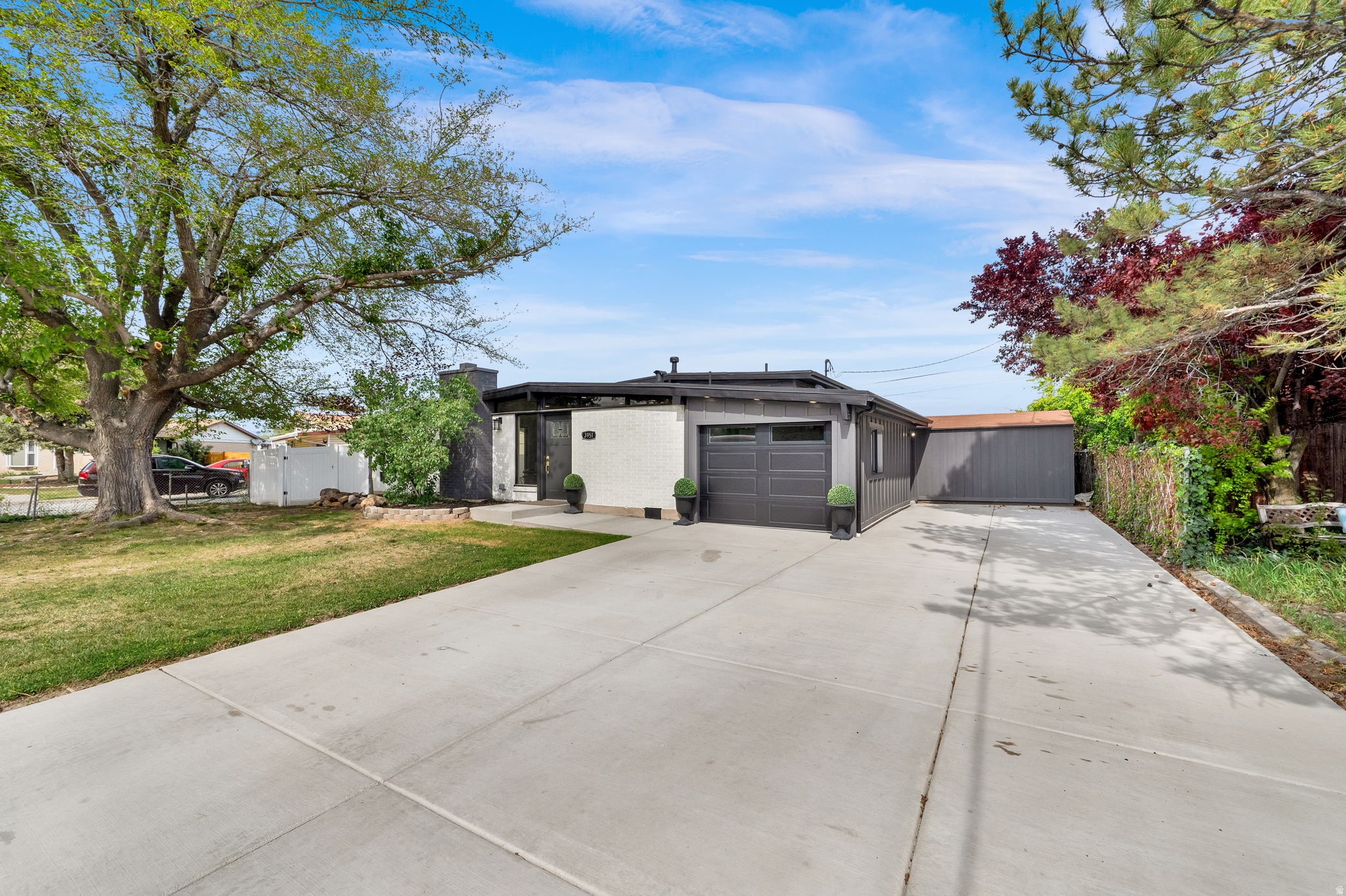 ROLLING MEADOWS - Residential