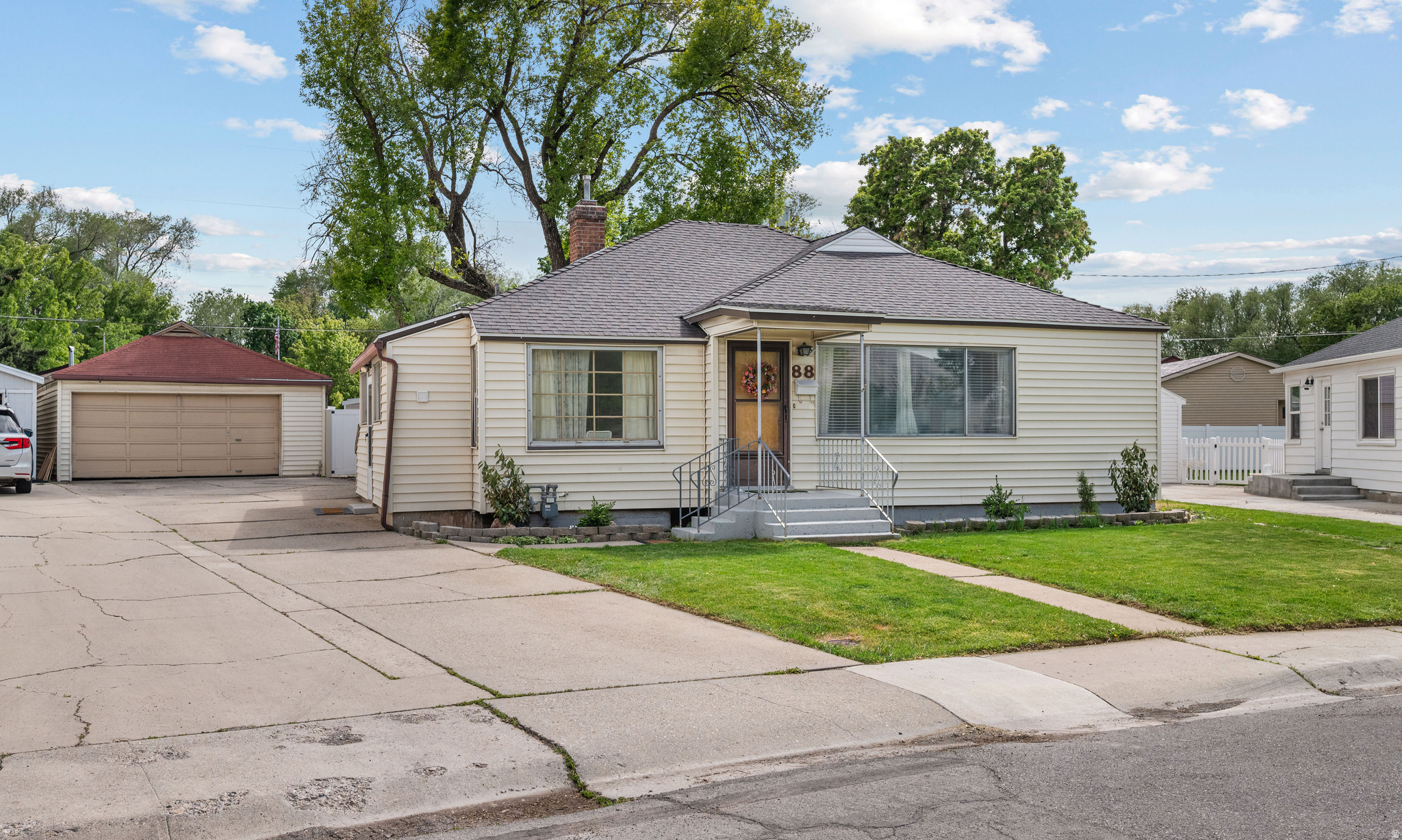 BROOKSIDE - Residential