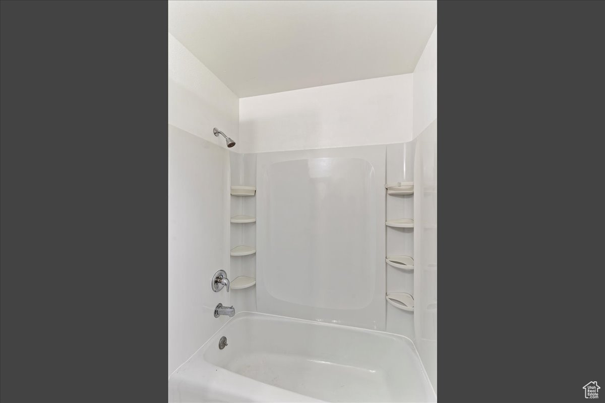 COUNTRY HILLS MANOR - Residential