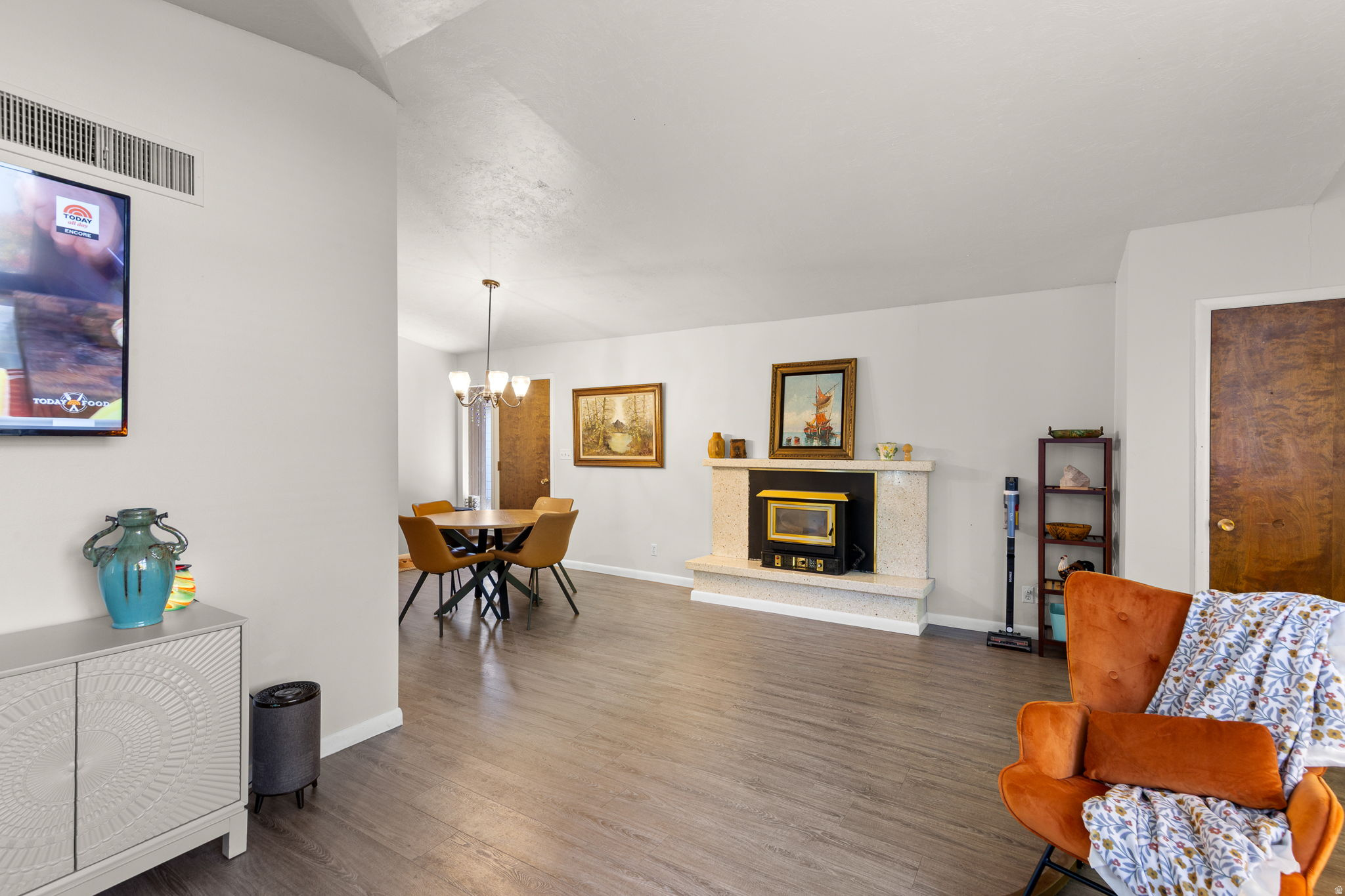 SUNRISE VILLAGE TH A - Residential