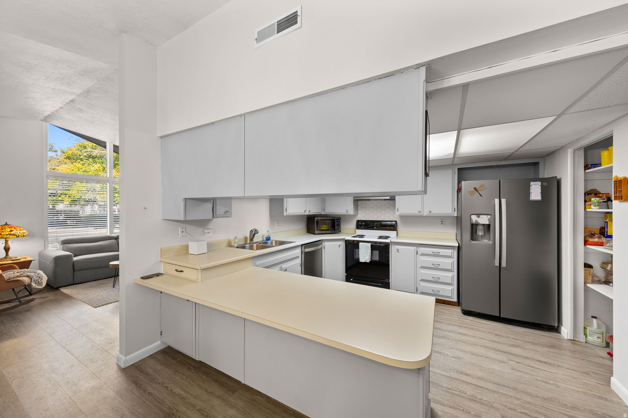 SUNRISE VILLAGE TH A - Residential