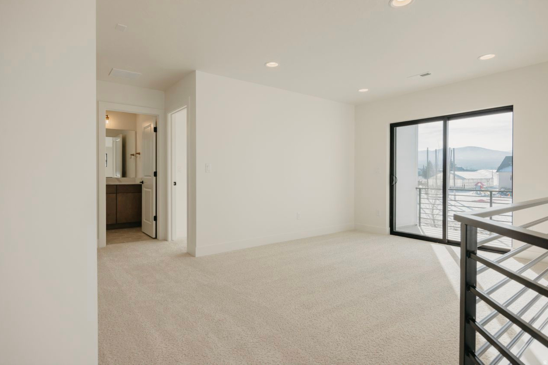 THE CROSSING - Residential