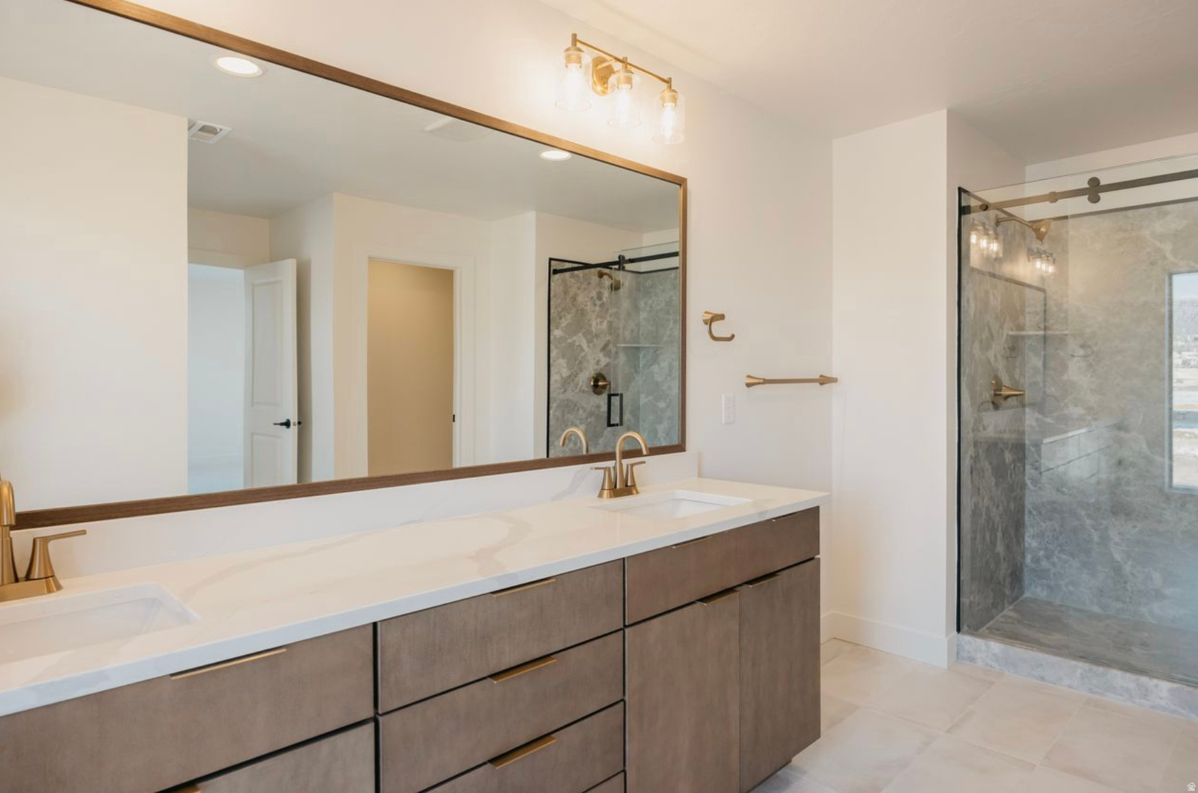 THE CROSSING - Residential