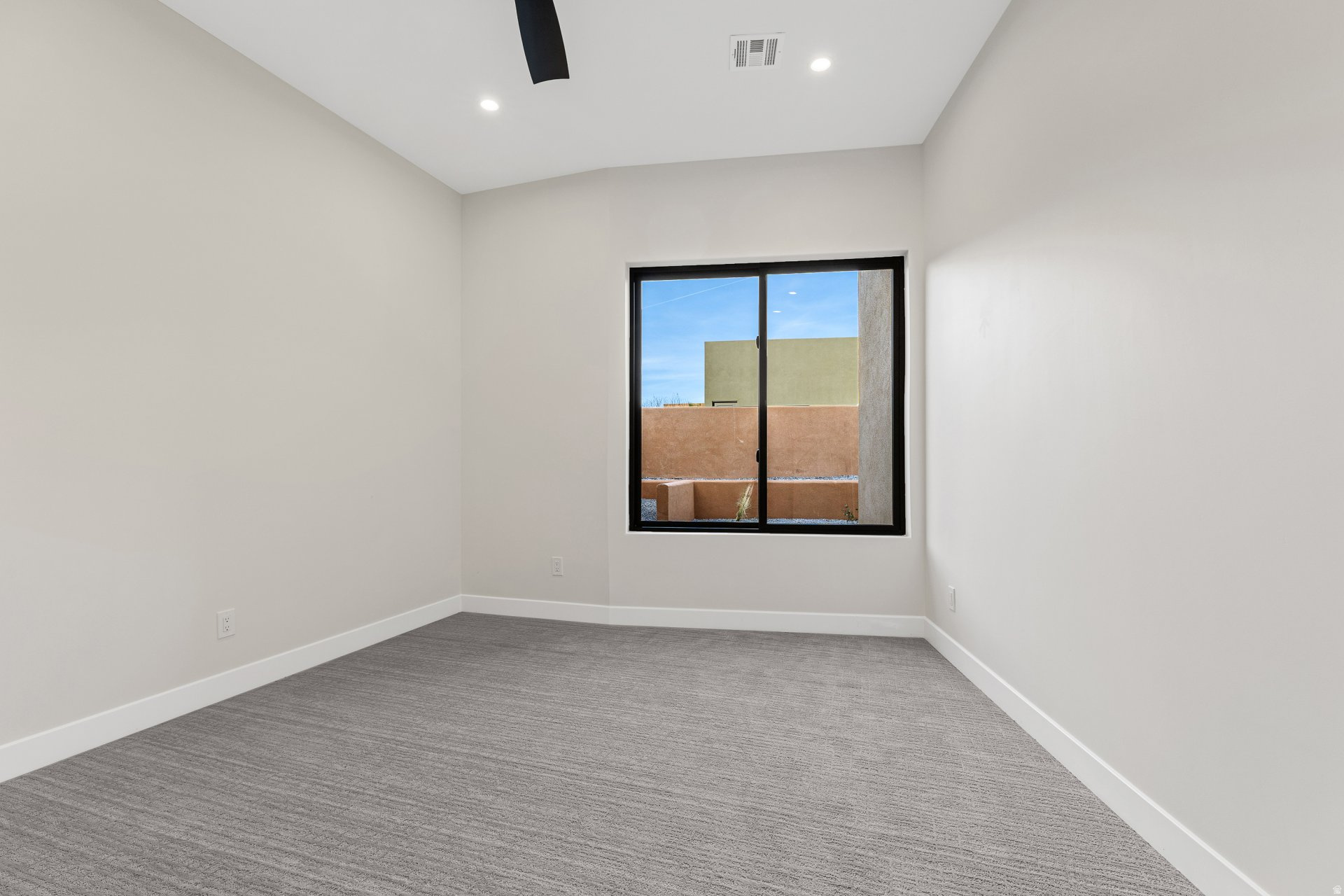 DUNES AT SAND HOLLOW - Residential