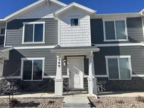 Photo of 389 N NORTHSHORE DR #1649, Saratoga Springs, UT 84045 (MLS # 2138736)