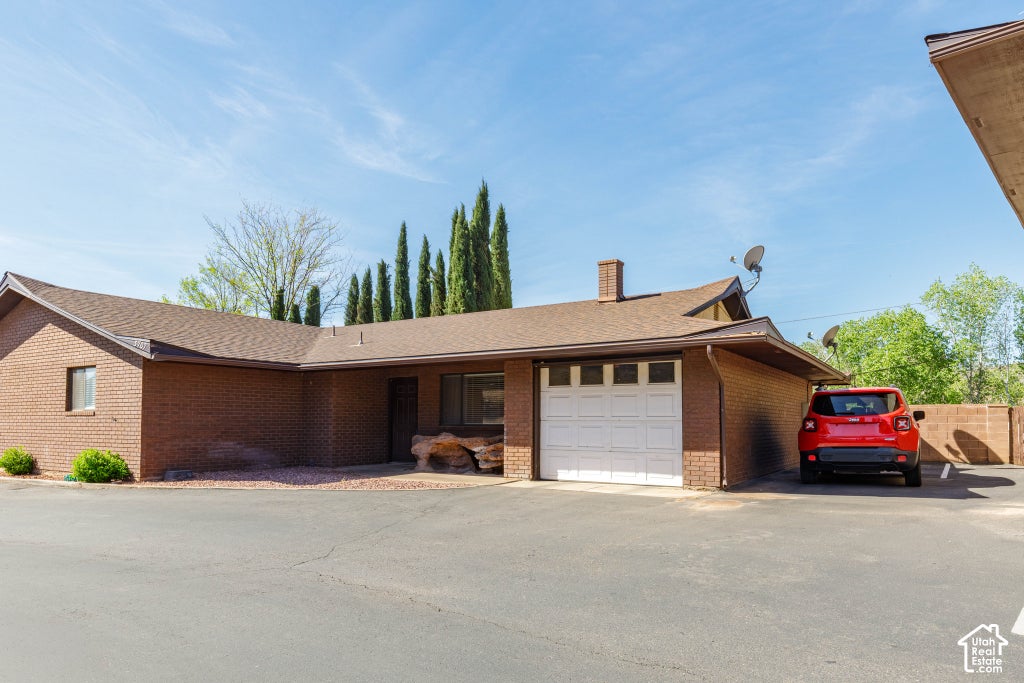 Photo of 3707 GATES CIR, Santa Clara, UT 84765 (MLS # 2188897)