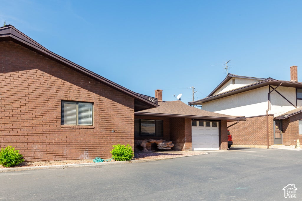 Photo of 3707 GATES CIR, Santa Clara, UT 84765 (MLS # 2188897)