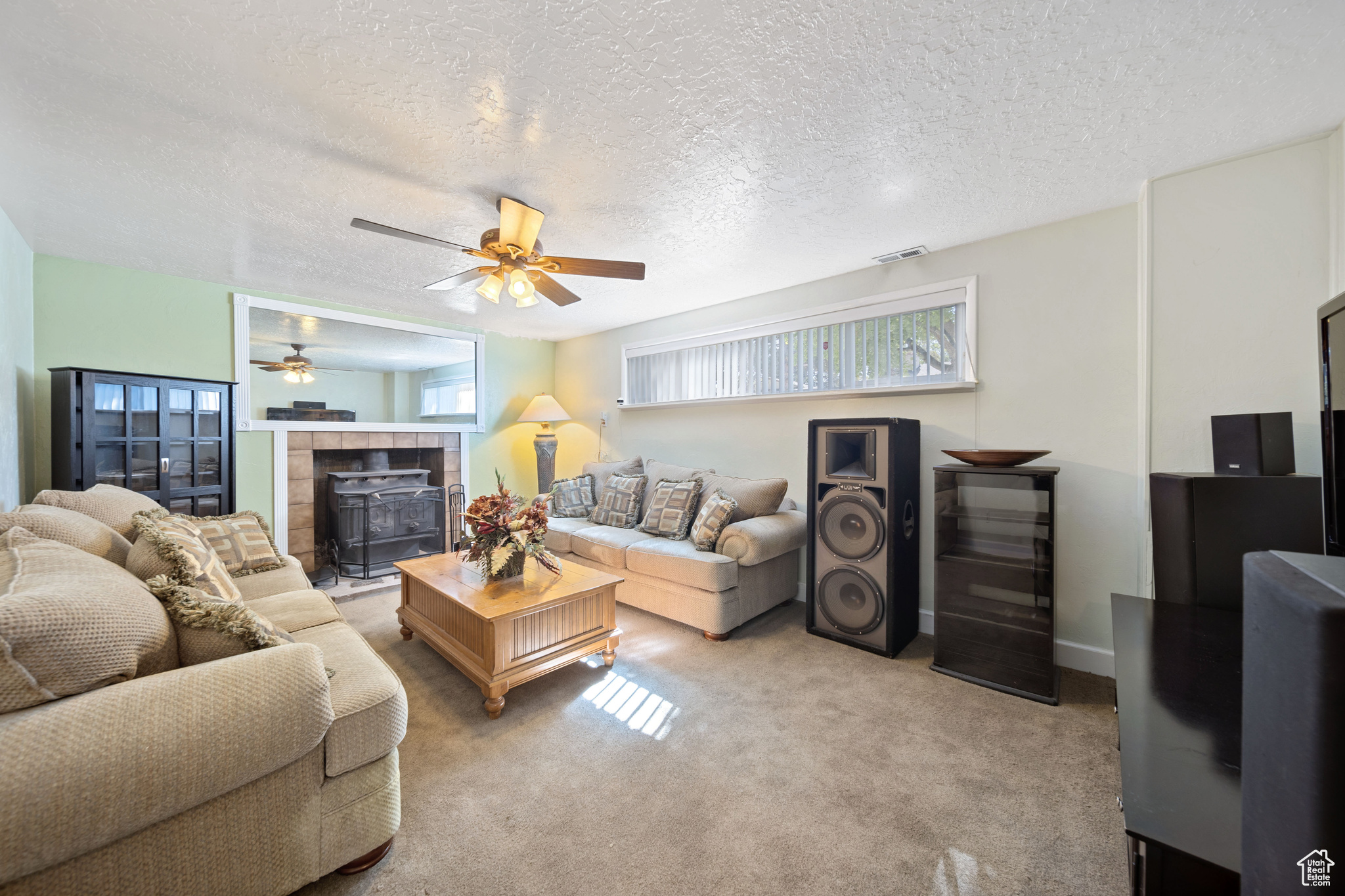 FAIRLANE HEIGHTS #4 - Residential