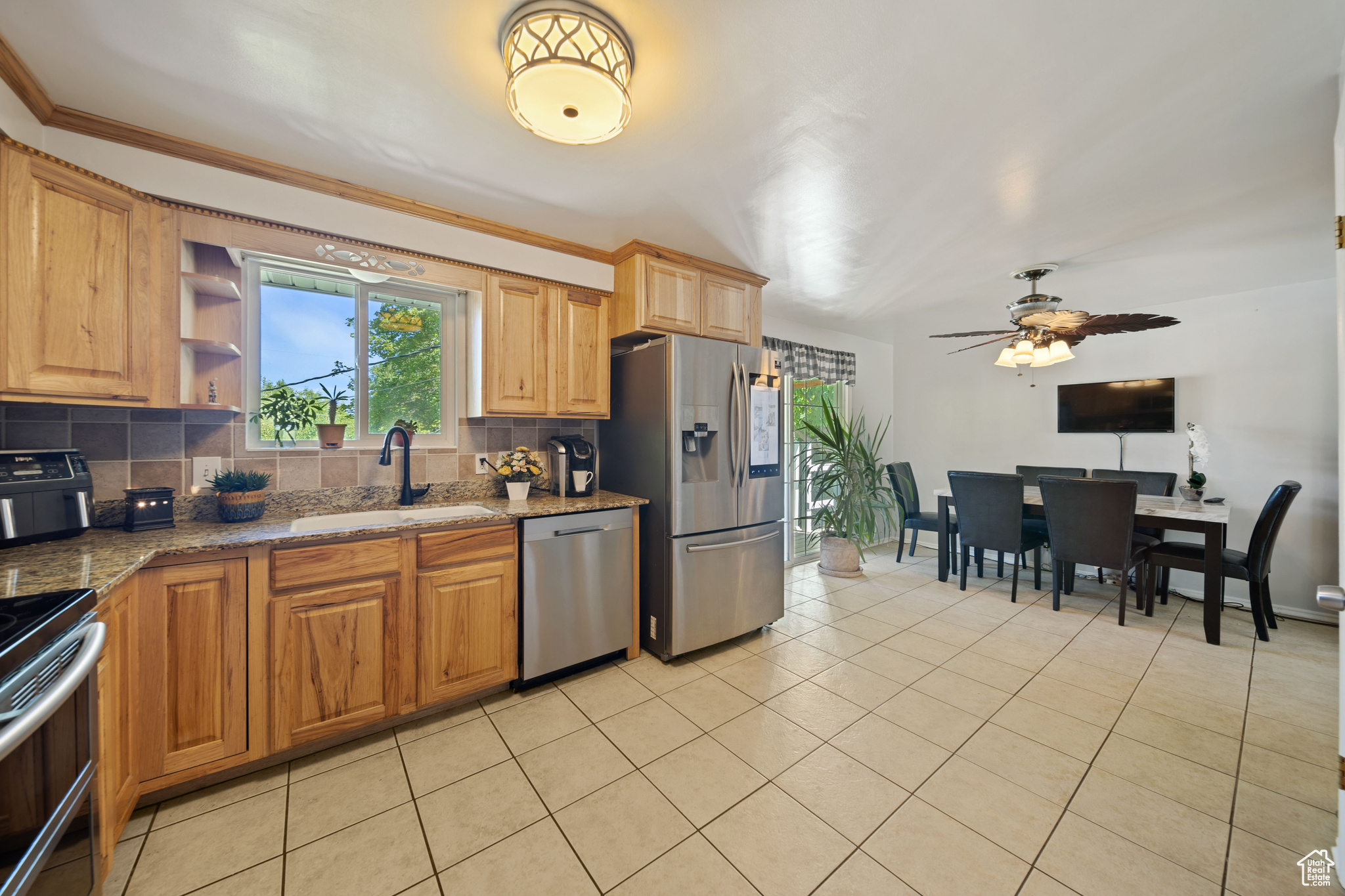 FAIRLANE HEIGHTS #4 - Residential