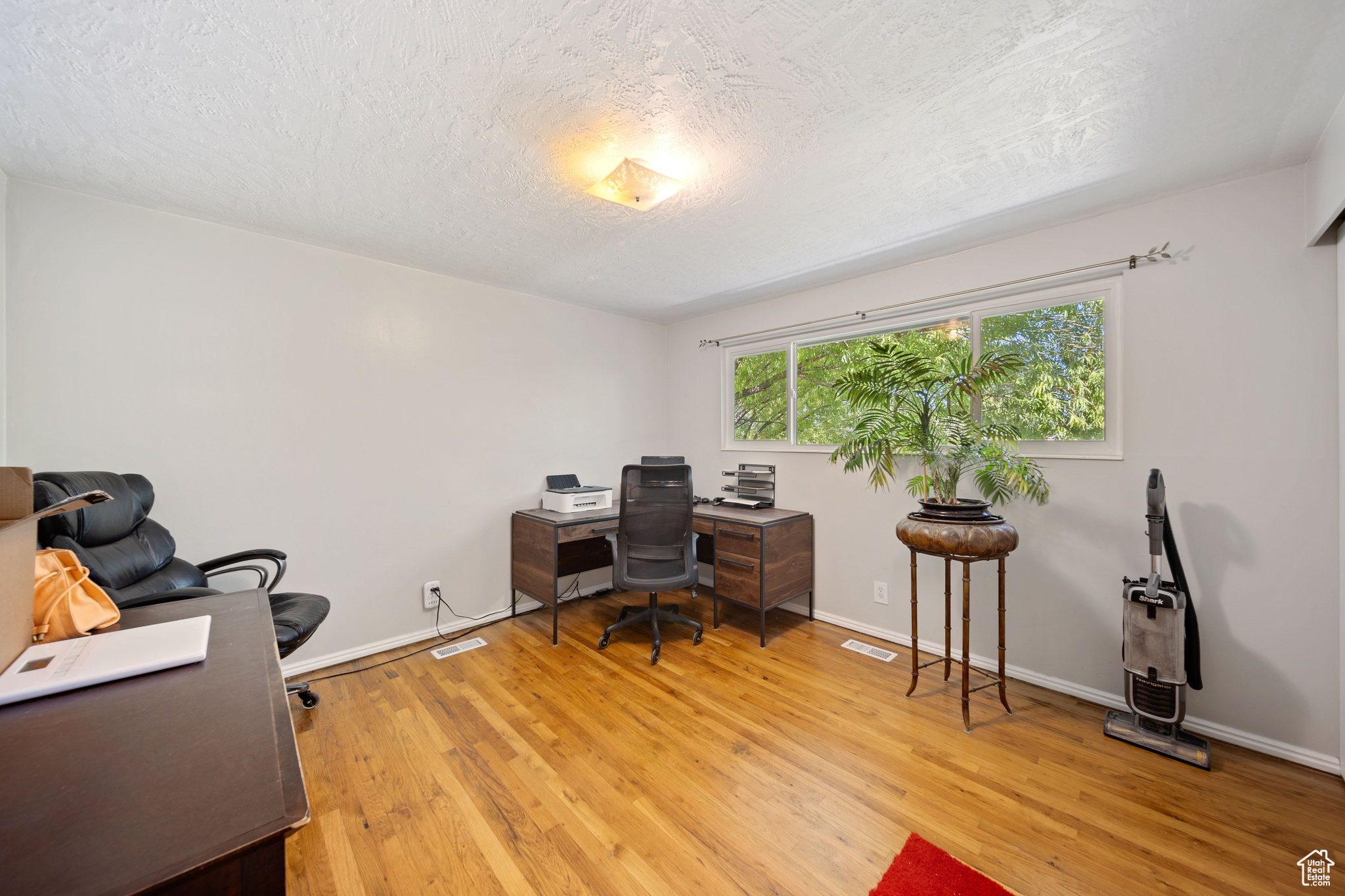 FAIRLANE HEIGHTS #4 - Residential