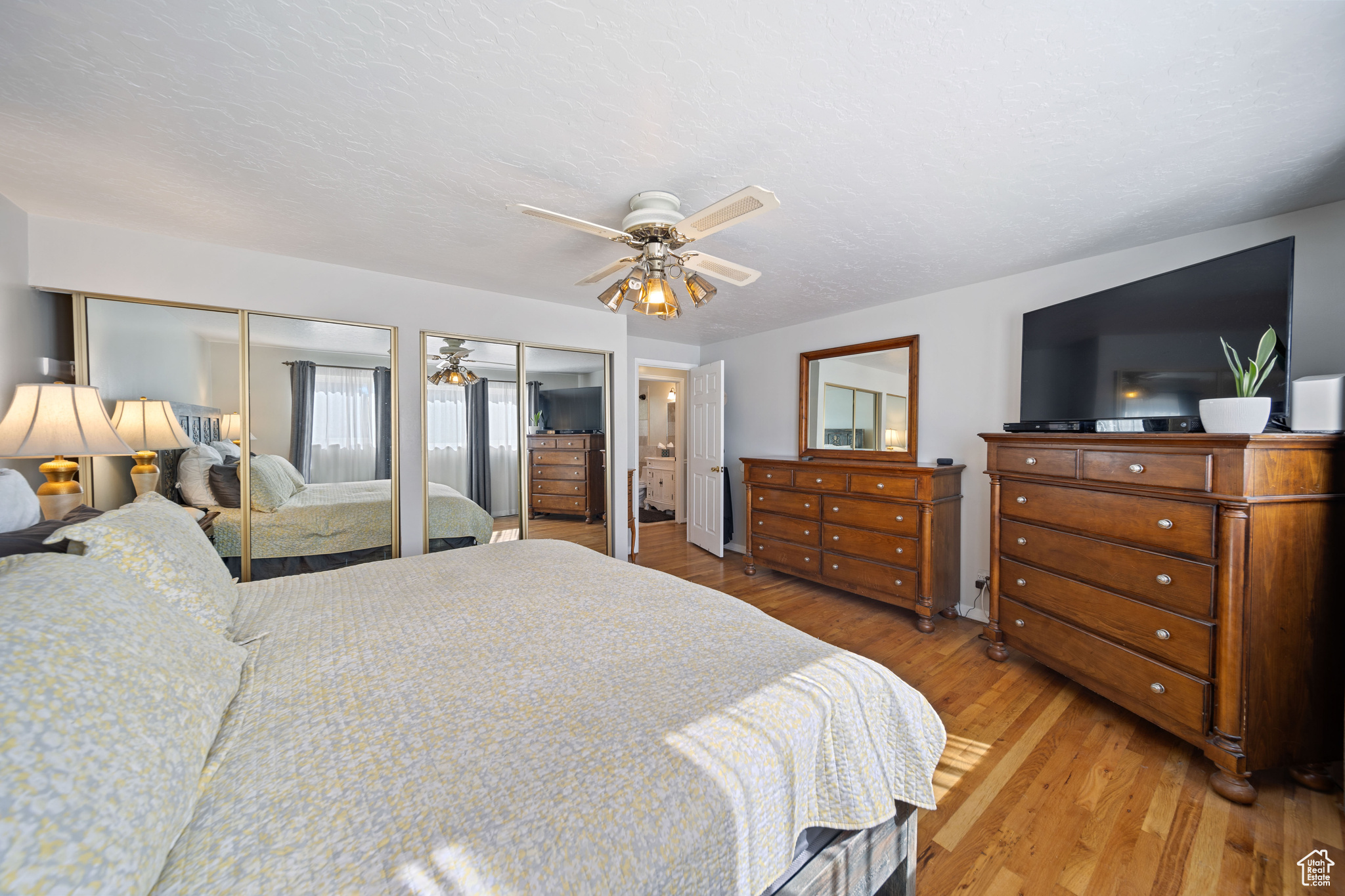 FAIRLANE HEIGHTS #4 - Residential
