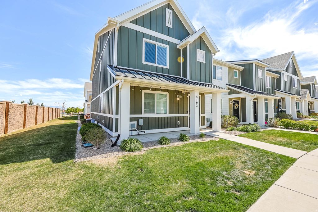 Photo of 5102 W ENCORE CT, Herriman, UT 84096 (MLS # 2155394)