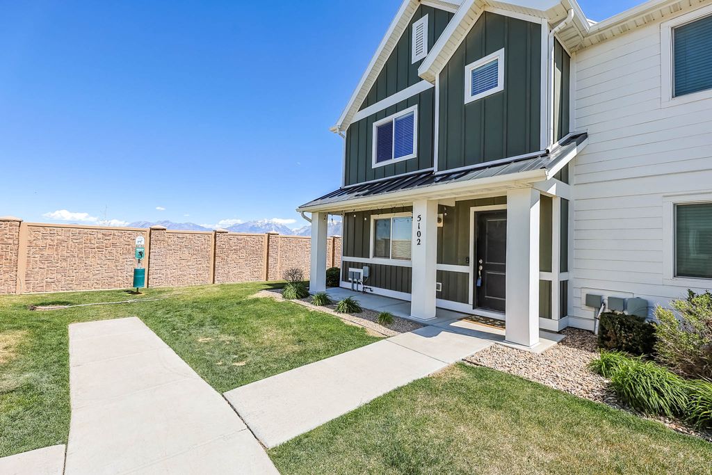 Photo of 5102 W ENCORE CT, Herriman, UT 84096 (MLS # 2155394)