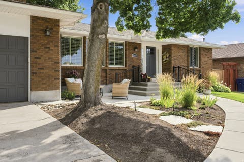 Tiny photo for 2092 E SOMERSET DR S, Cottonwood Heights, UT 84121 (MLS # 2173475)