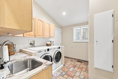 Tiny photo for 2092 E SOMERSET DR S, Cottonwood Heights, UT 84121 (MLS # 2173475)